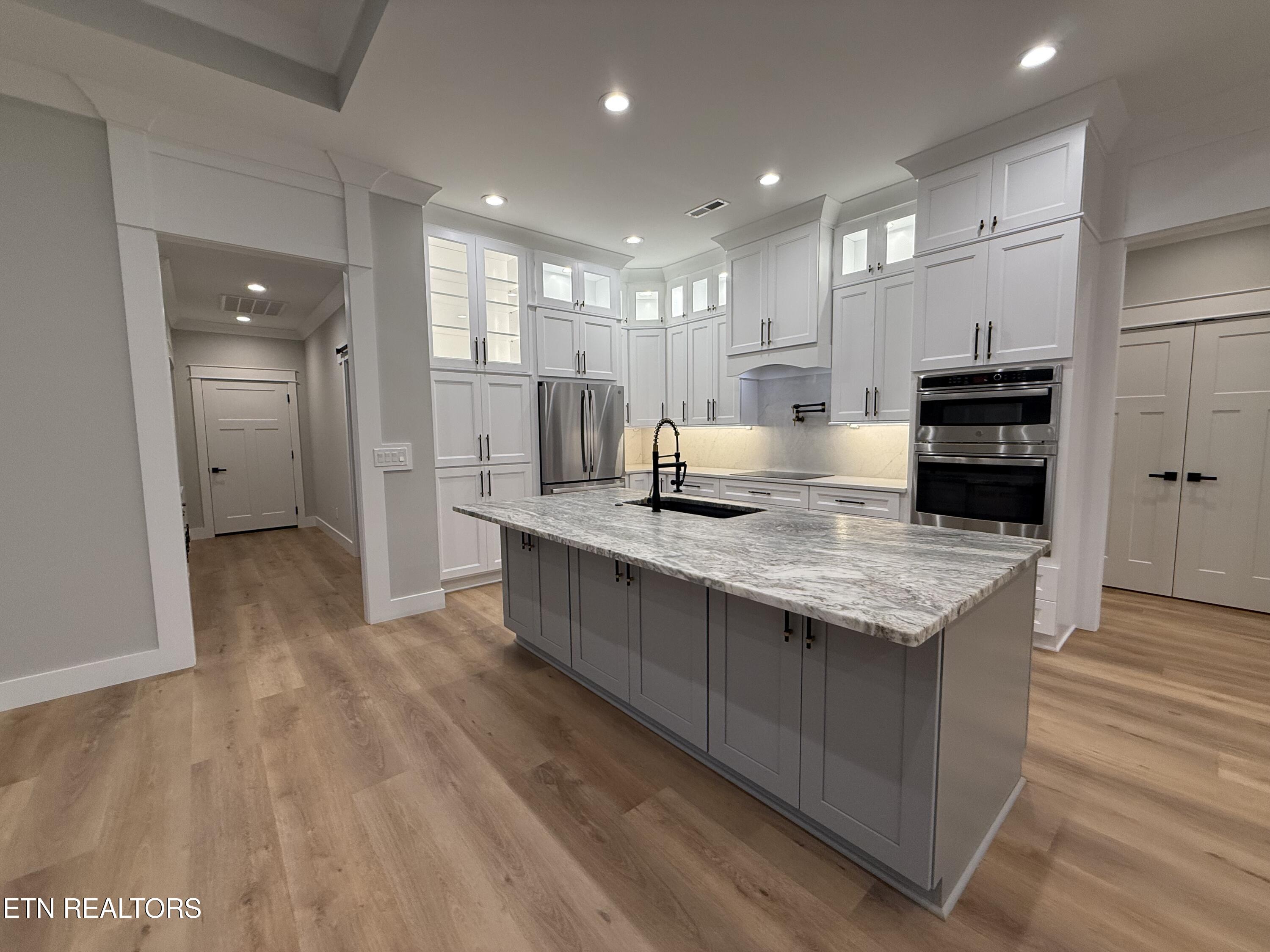 208 Ootsima Way Loudon TN 37774