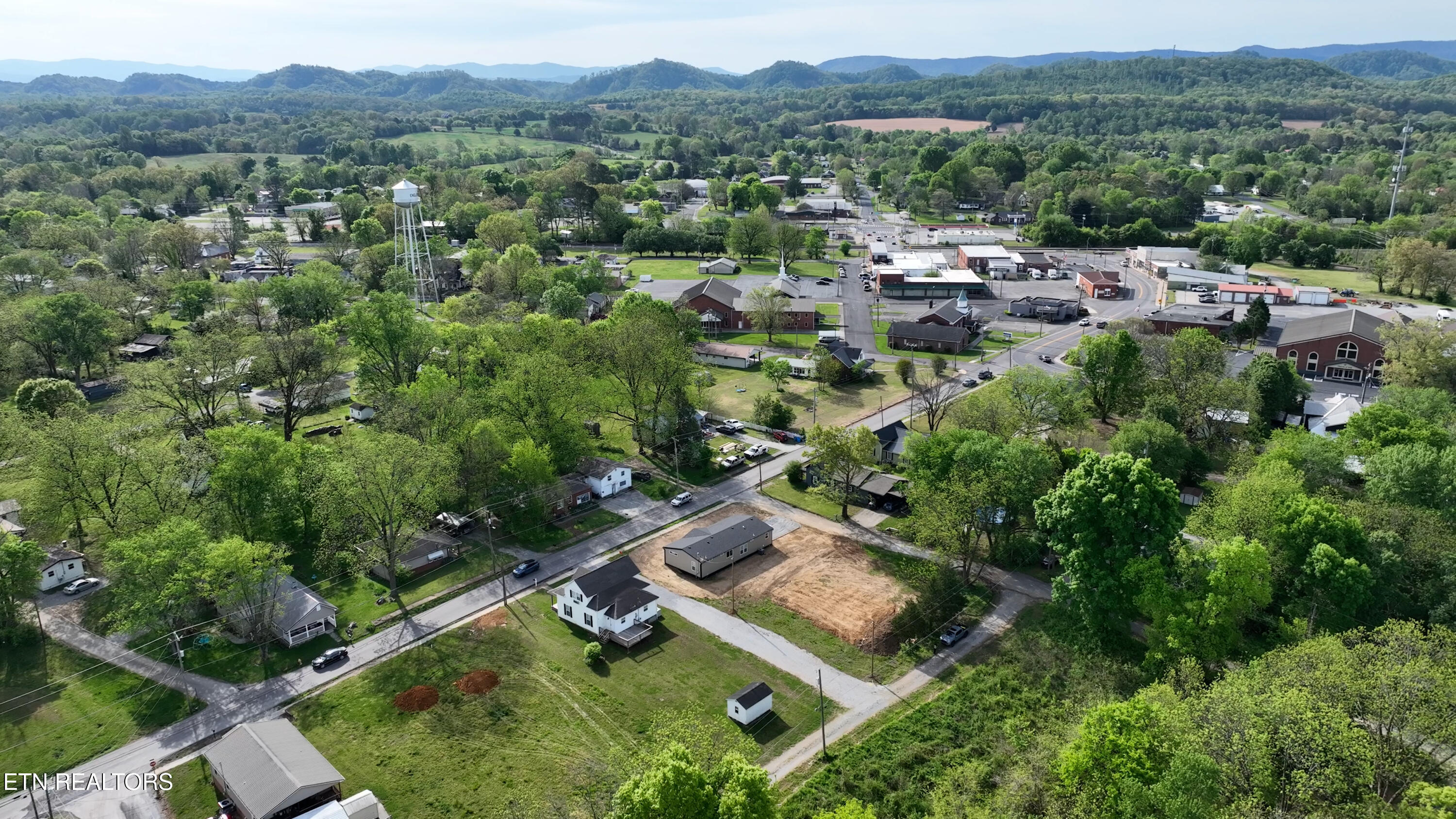 9 Hamilton Street Englewood TN 37329