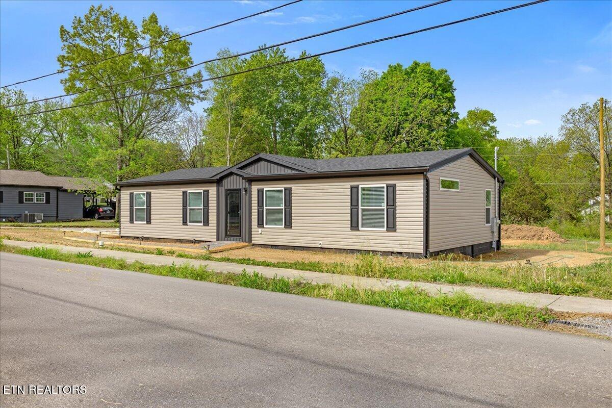 9 Hamilton Street Englewood TN 37329