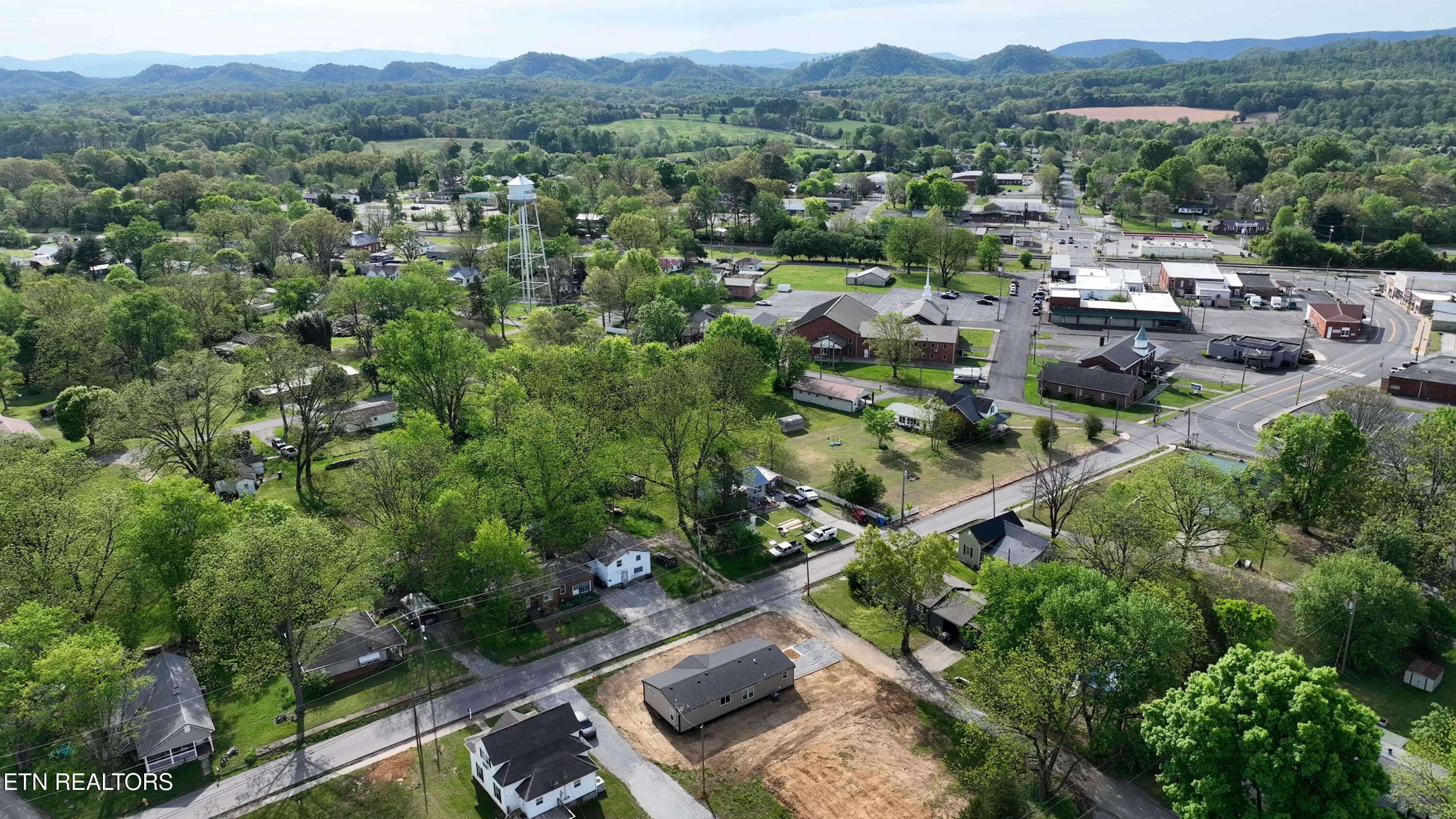 9 Hamilton Street Englewood TN 37329