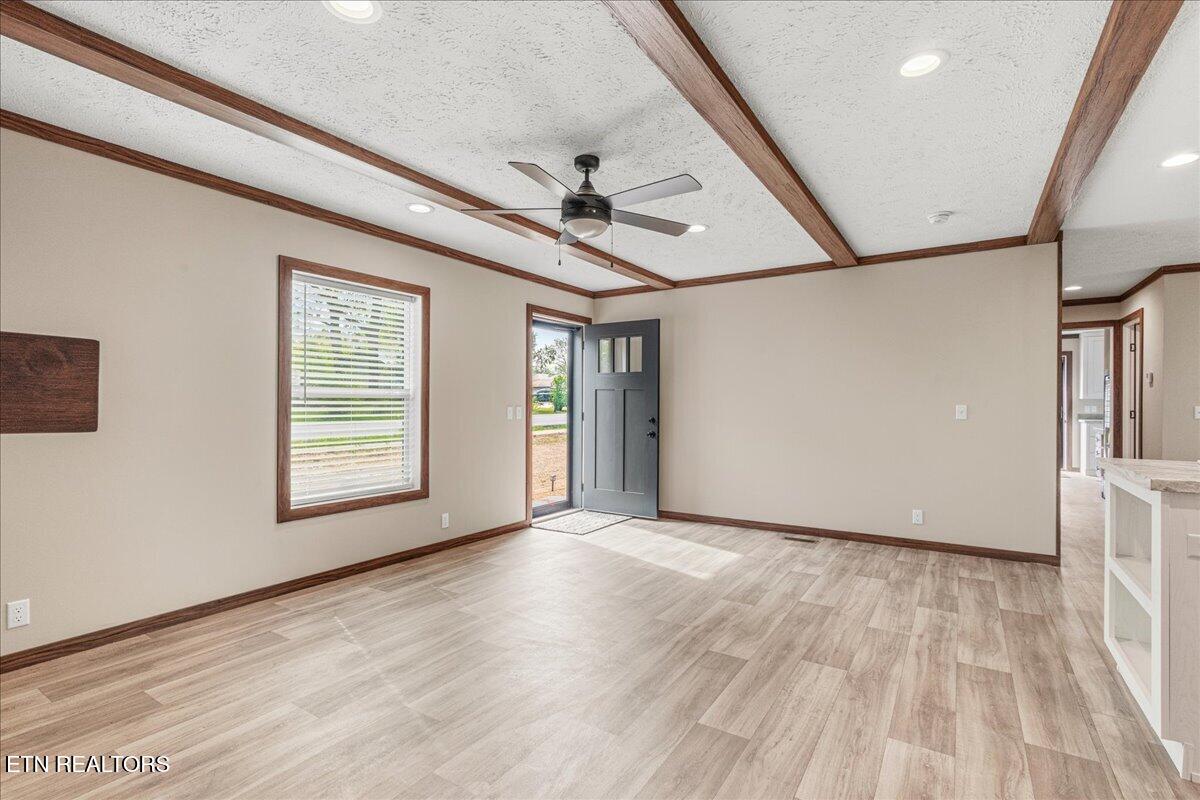 9 Hamilton Street Englewood TN 37329