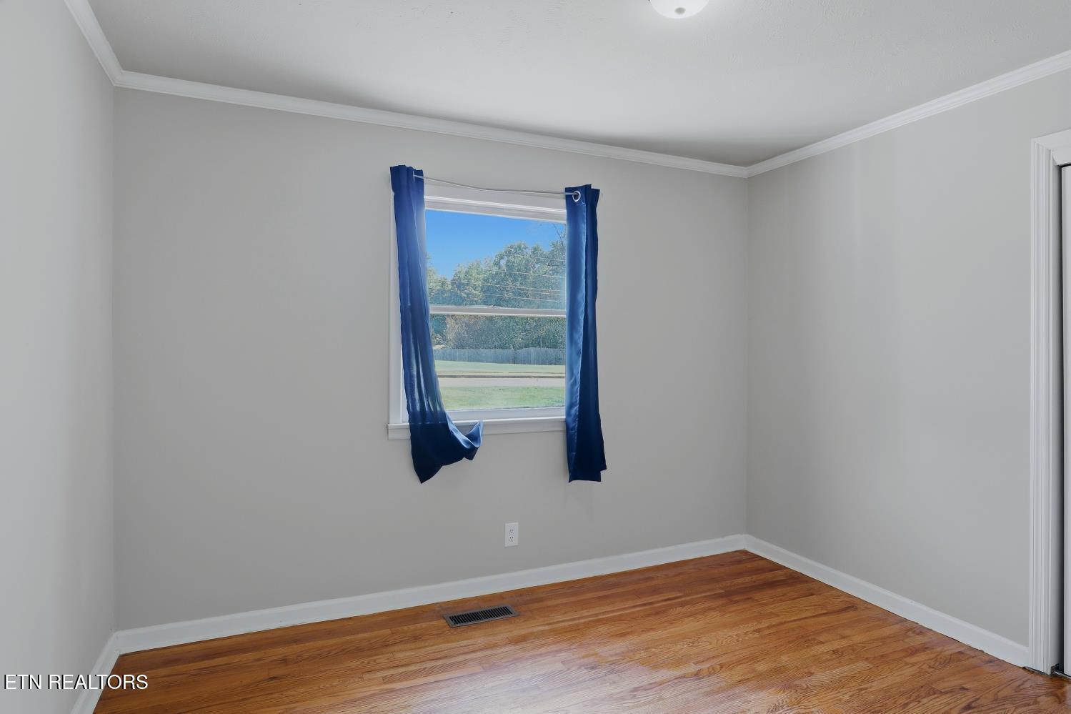 1009 Oaklett Drive Knoxville TN 37912