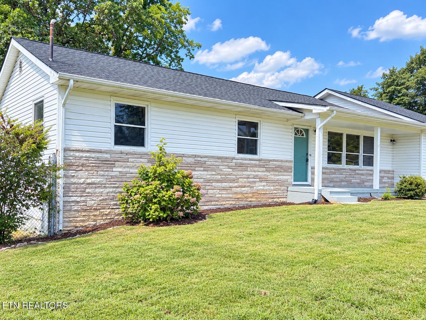 1009 Oaklett Drive Knoxville TN 37912
