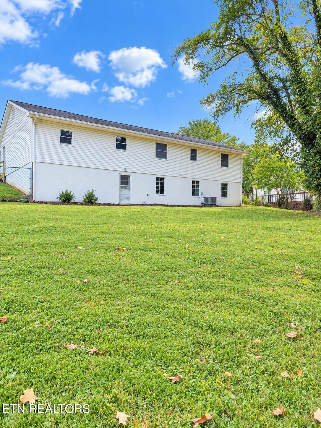 1009 Oaklett Drive Knoxville TN 37912