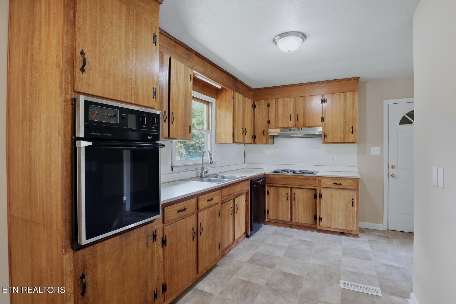 1009 Oaklett Drive Knoxville TN 37912