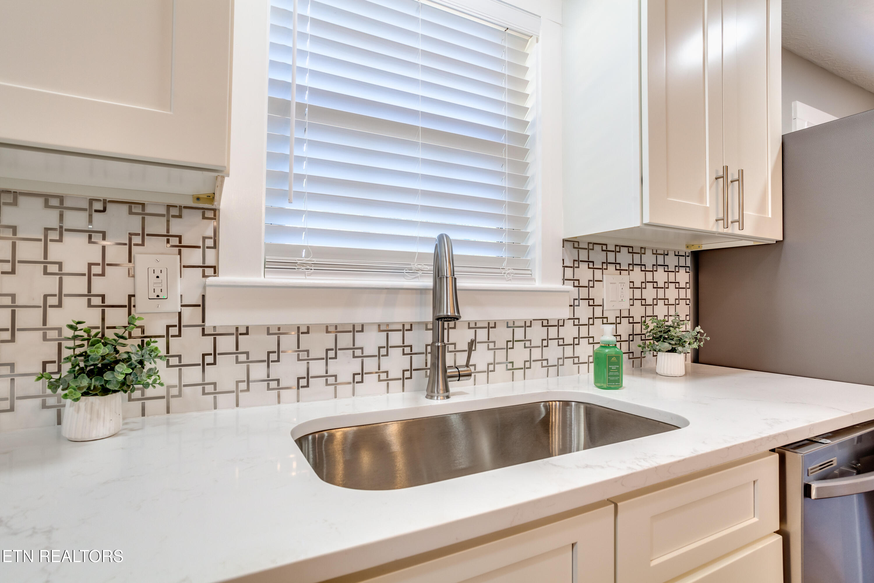 293 Lillian Lane Maynardville TN 37807