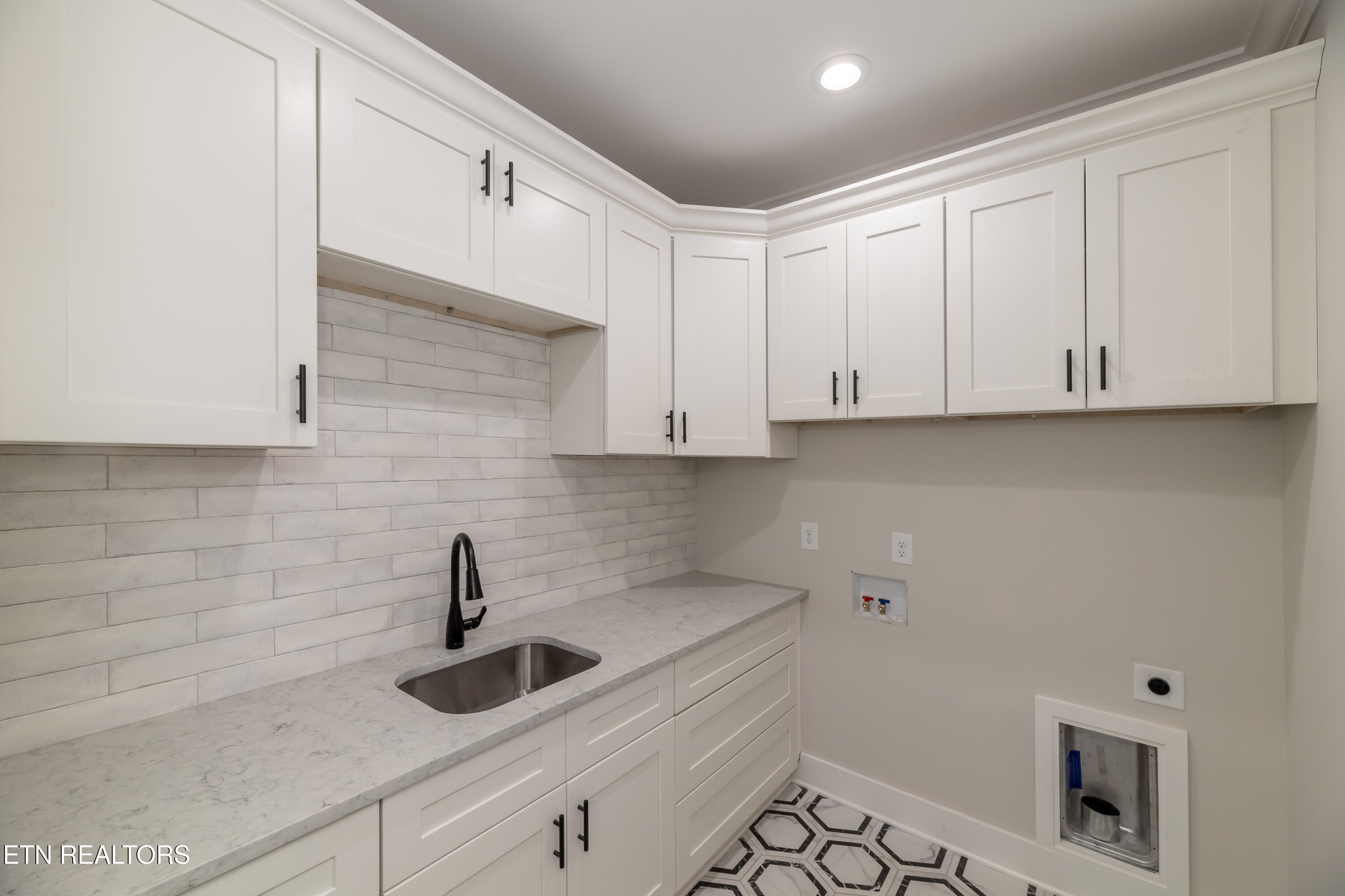 124 Nuhya Way Loudon TN 37774