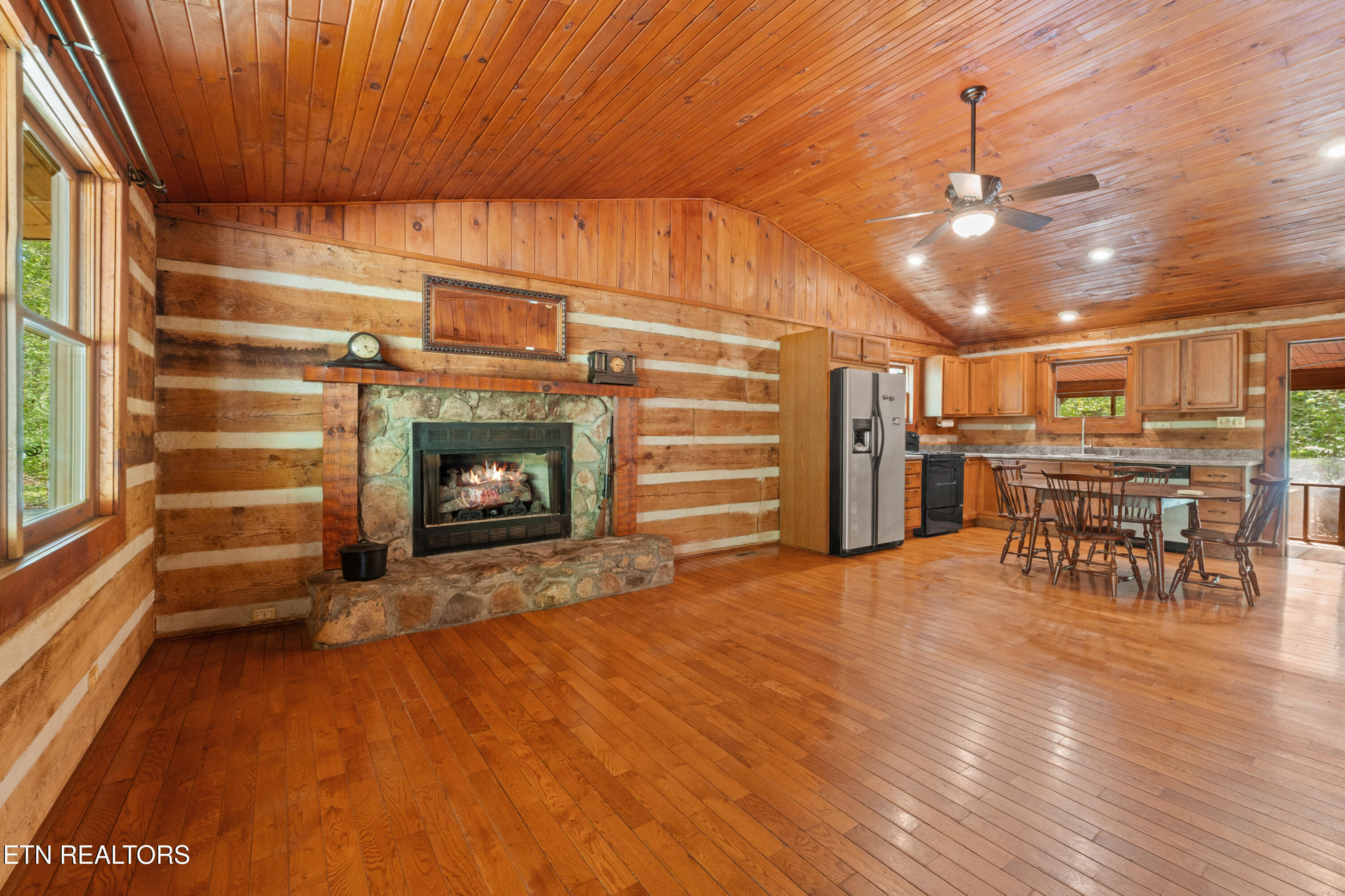 1256 E Millers Cove Road Walland TN 37886