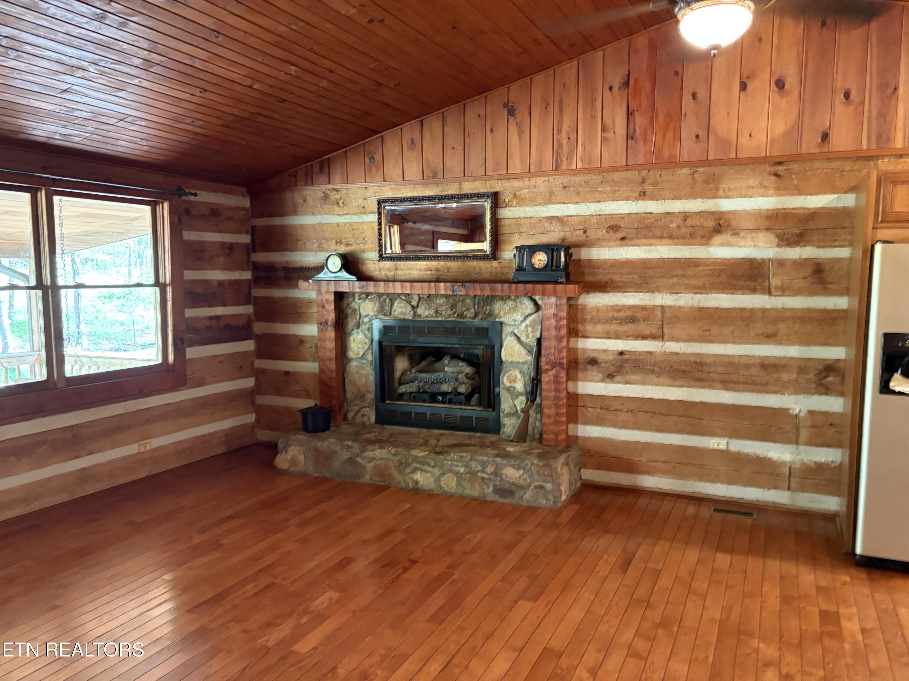 1256 E Millers Cove Road Walland TN 37886