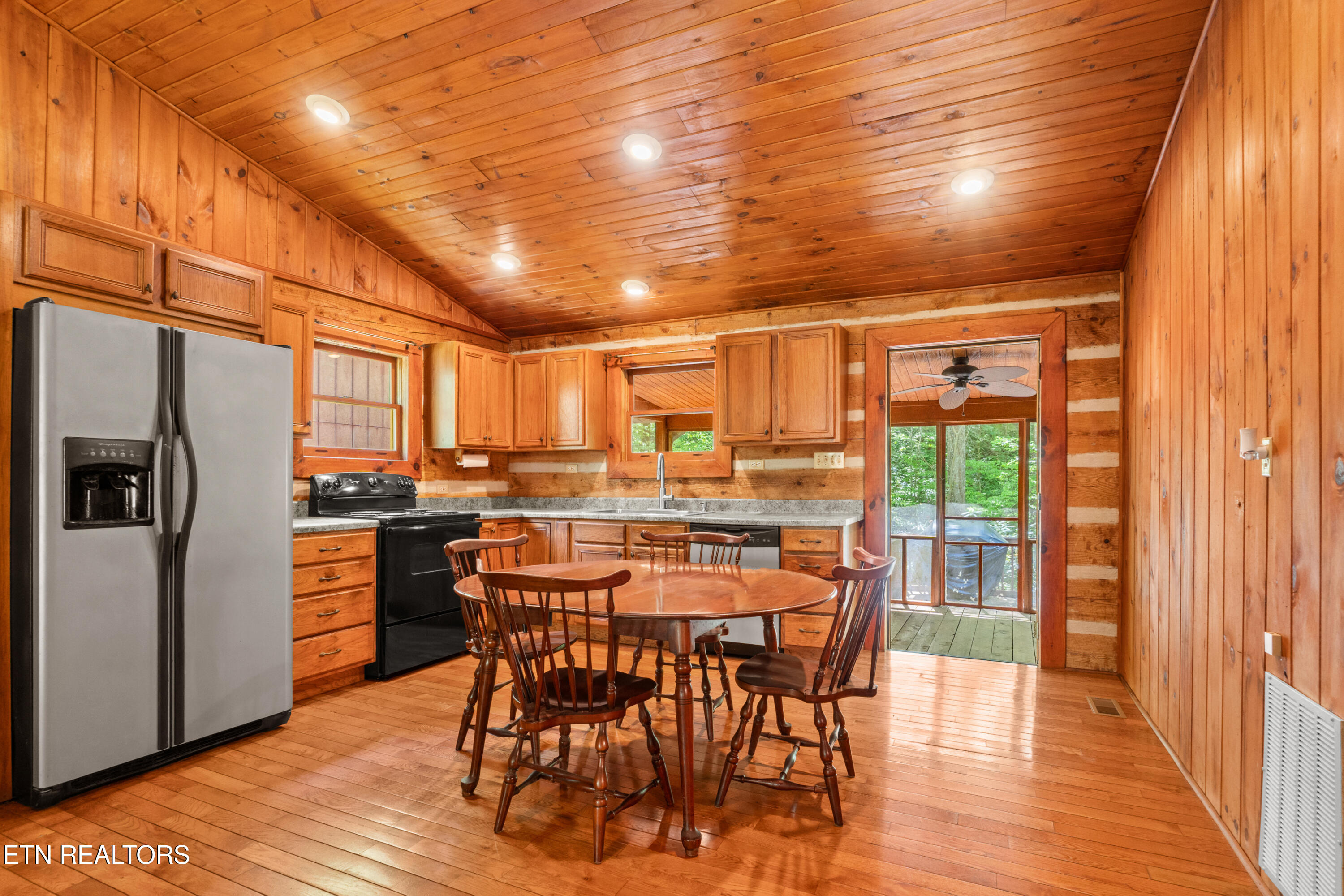 1256 E Millers Cove Road Walland TN 37886