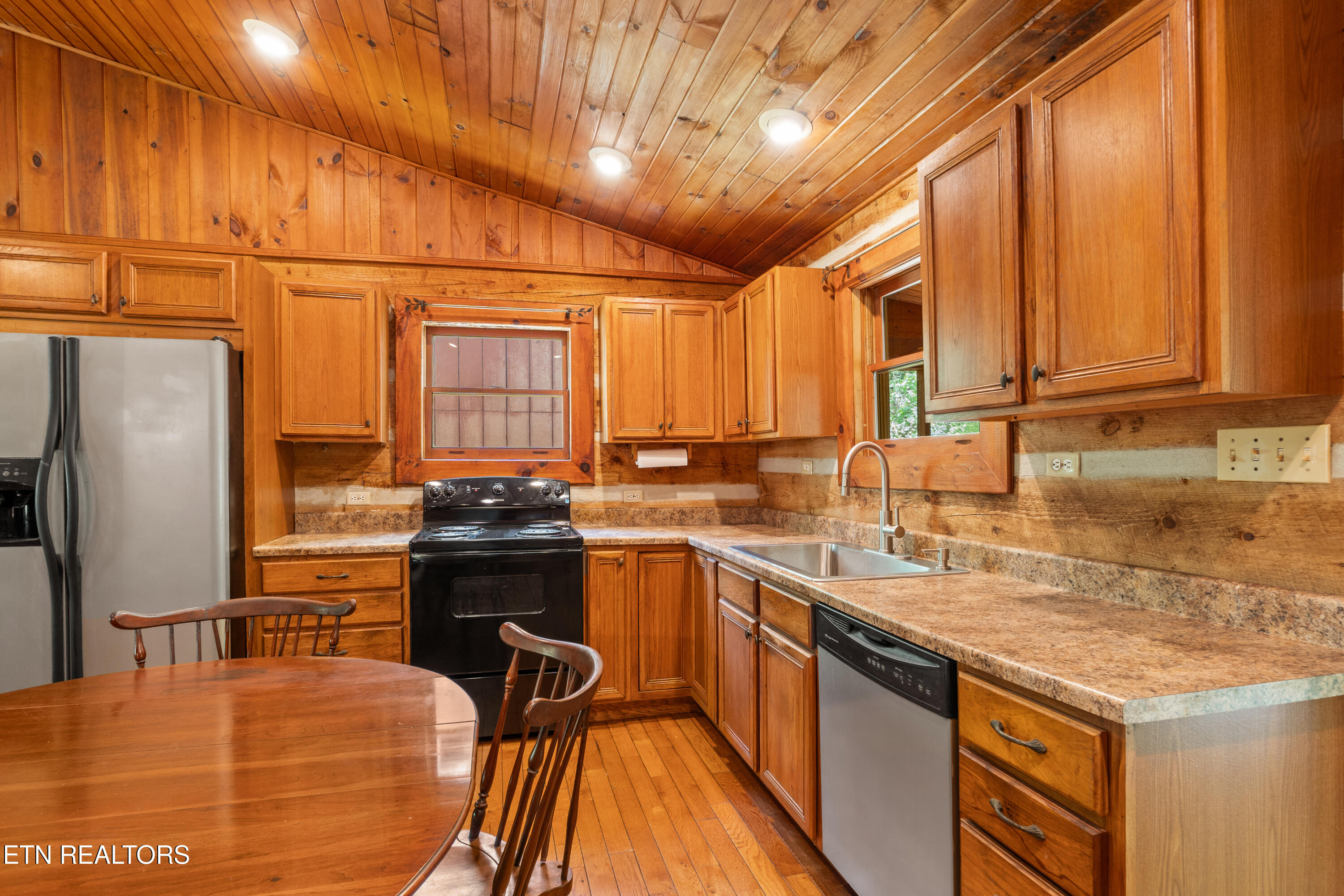 1256 E Millers Cove Road Walland TN 37886