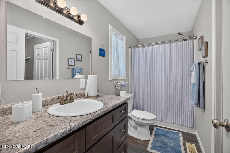 129 S Walden Drive Harriman TN 37748