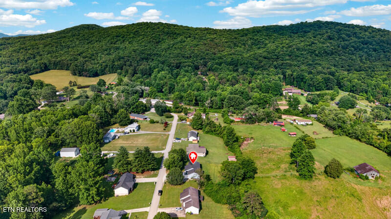 129 S Walden Drive Harriman TN 37748