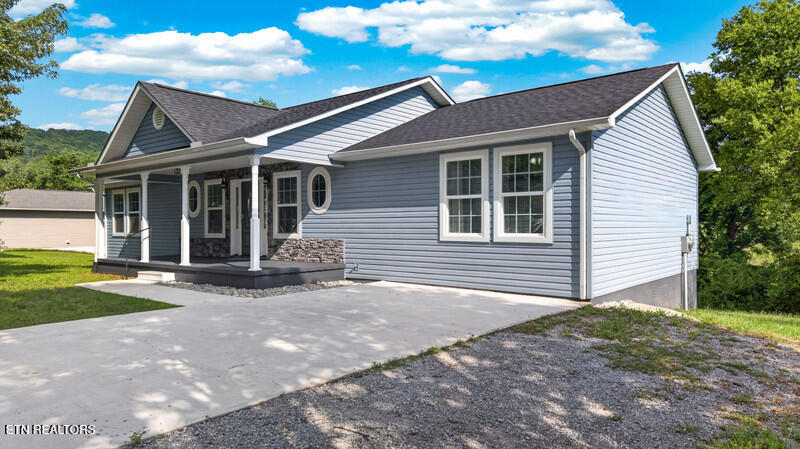 129 S Walden Drive Harriman TN 37748
