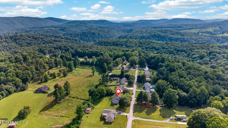 129 S Walden Drive Harriman TN 37748