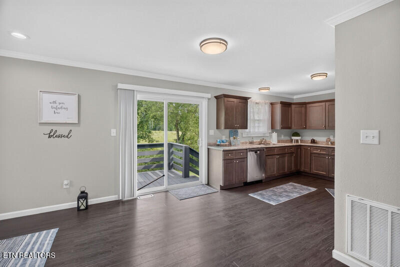 129 S Walden Drive Harriman TN 37748