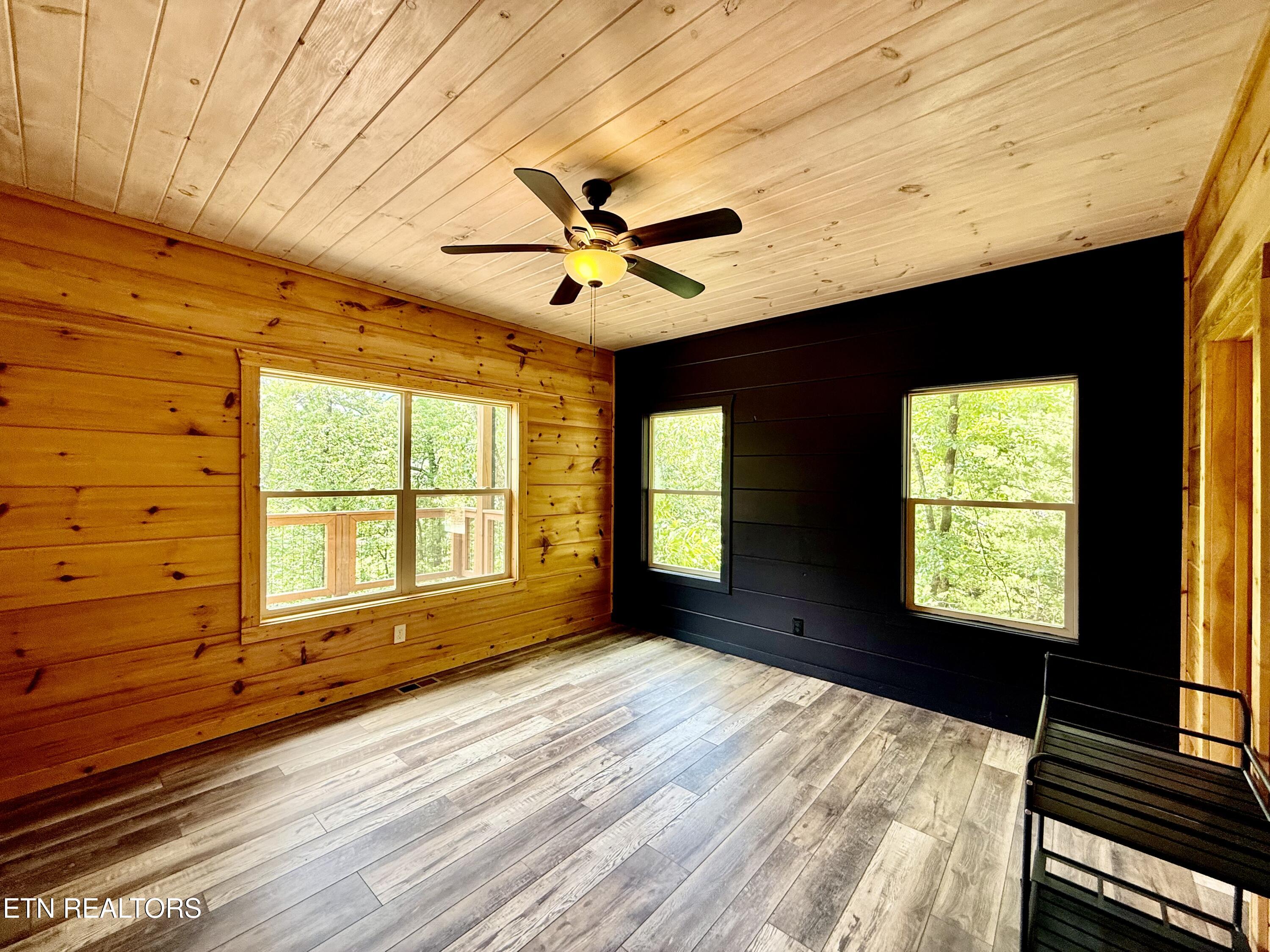 1704 Bear View Road Sevierville TN 37876