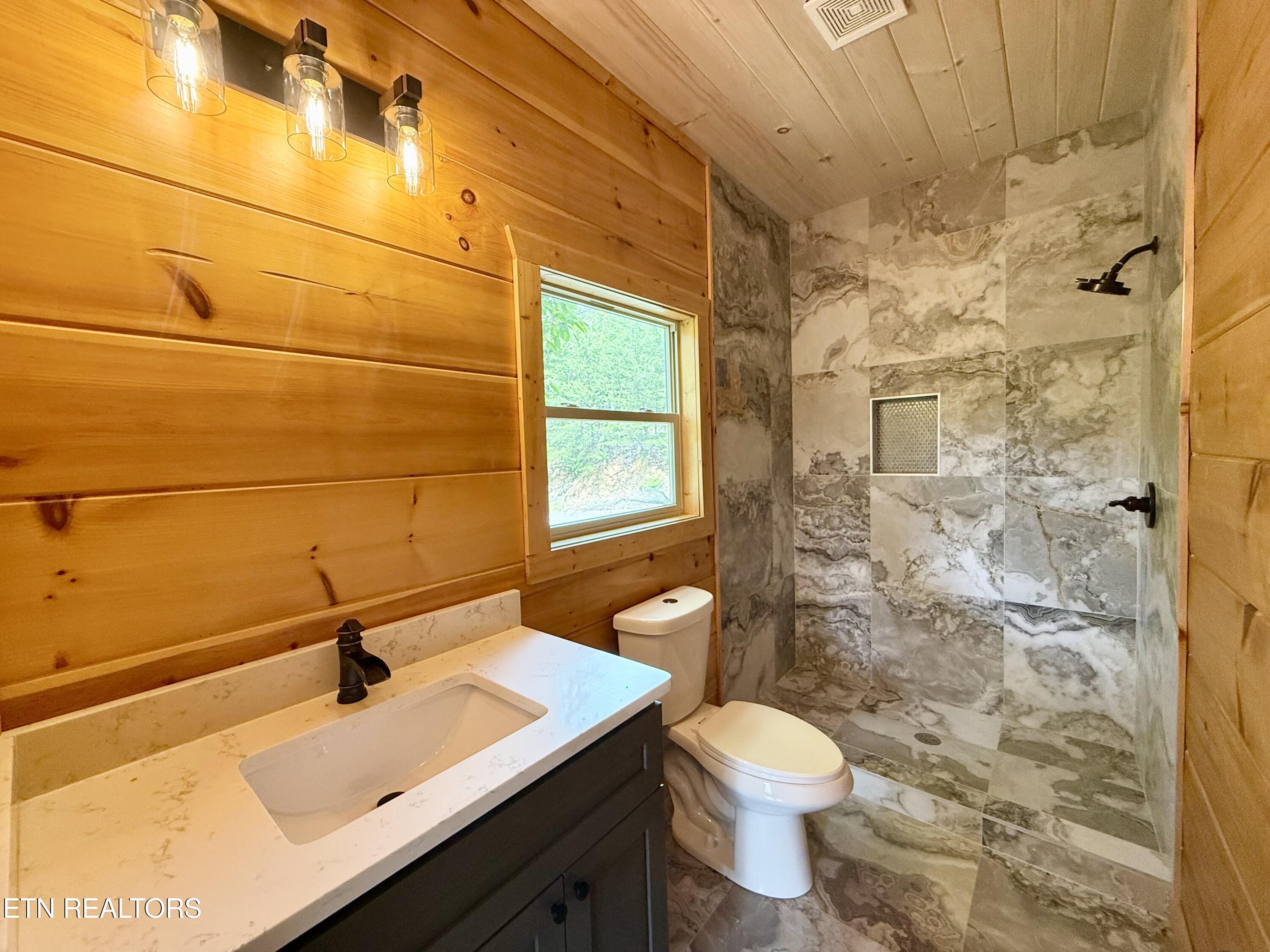 1704 Bear View Road Sevierville TN 37876