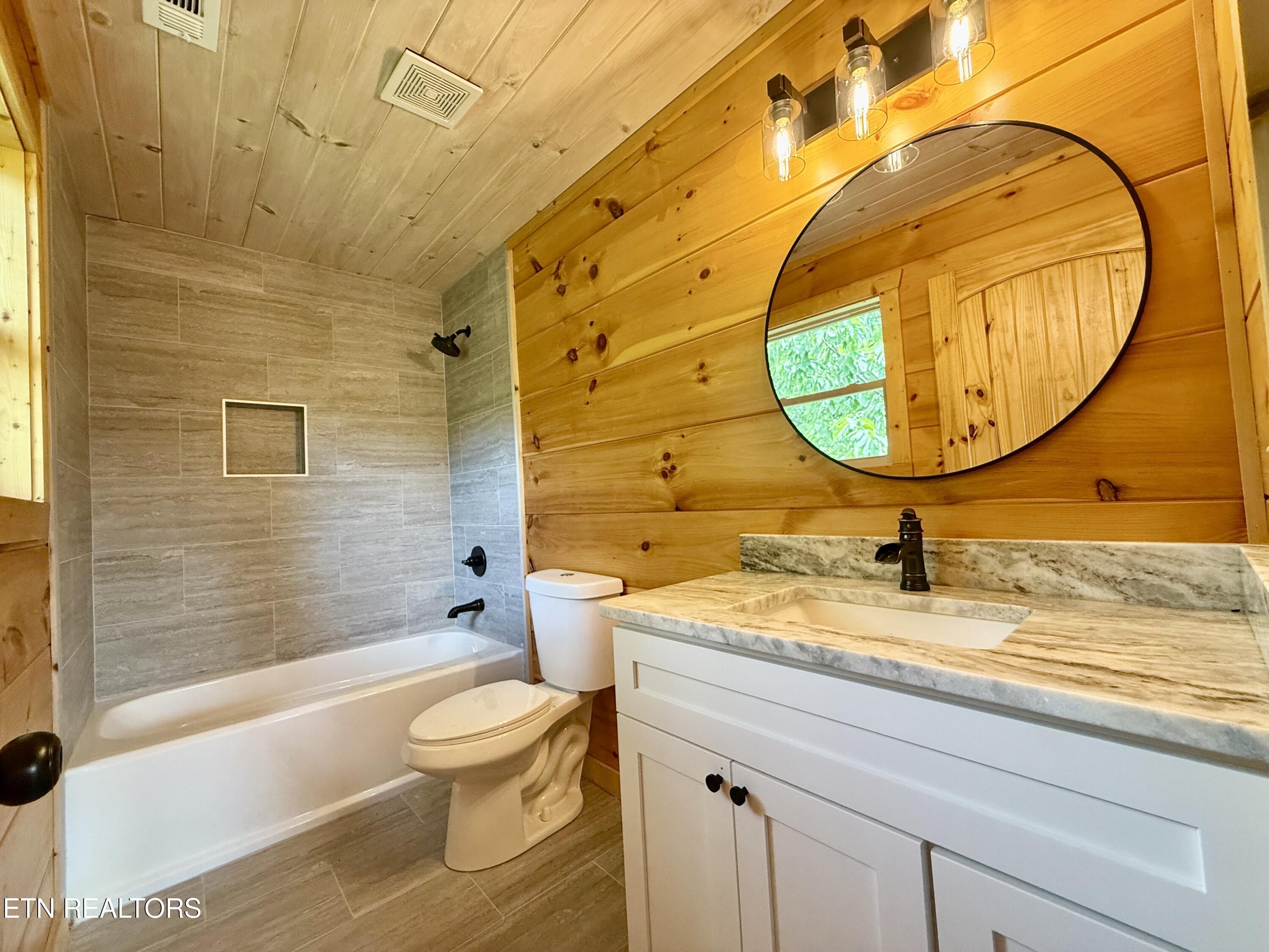 1704 Bear View Road Sevierville TN 37876