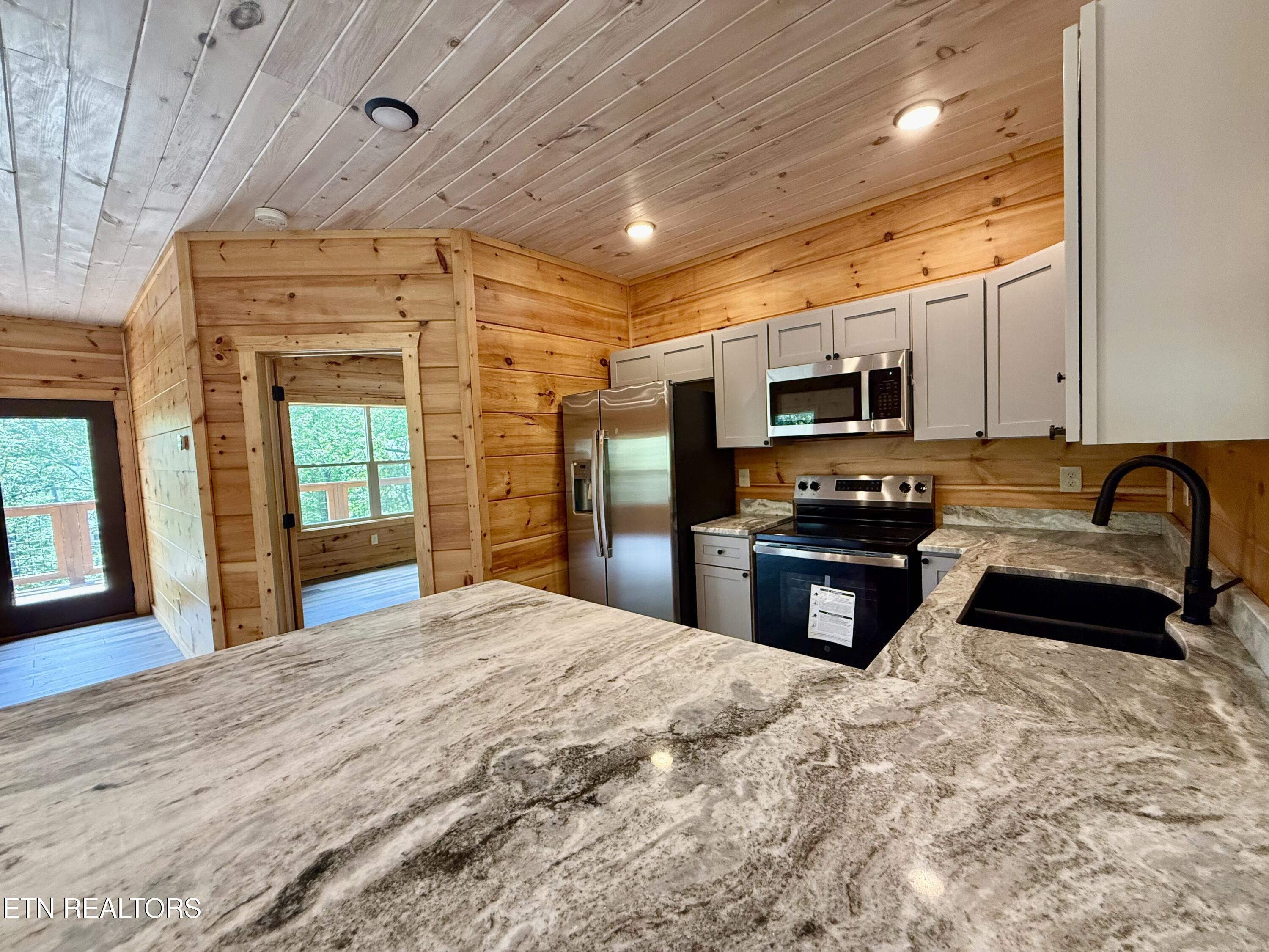 1704 Bear View Road Sevierville TN 37876