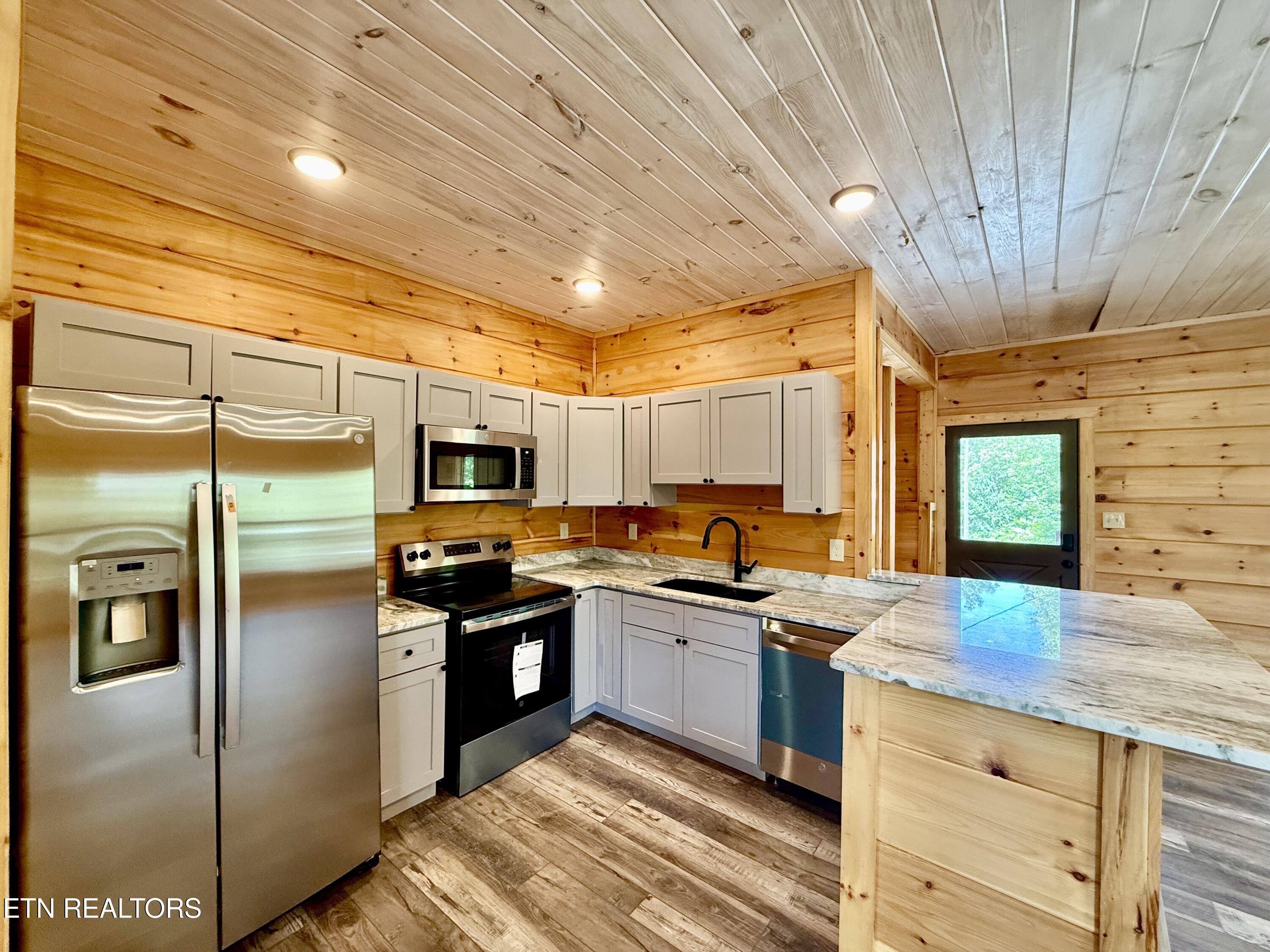 1704 Bear View Road Sevierville TN 37876