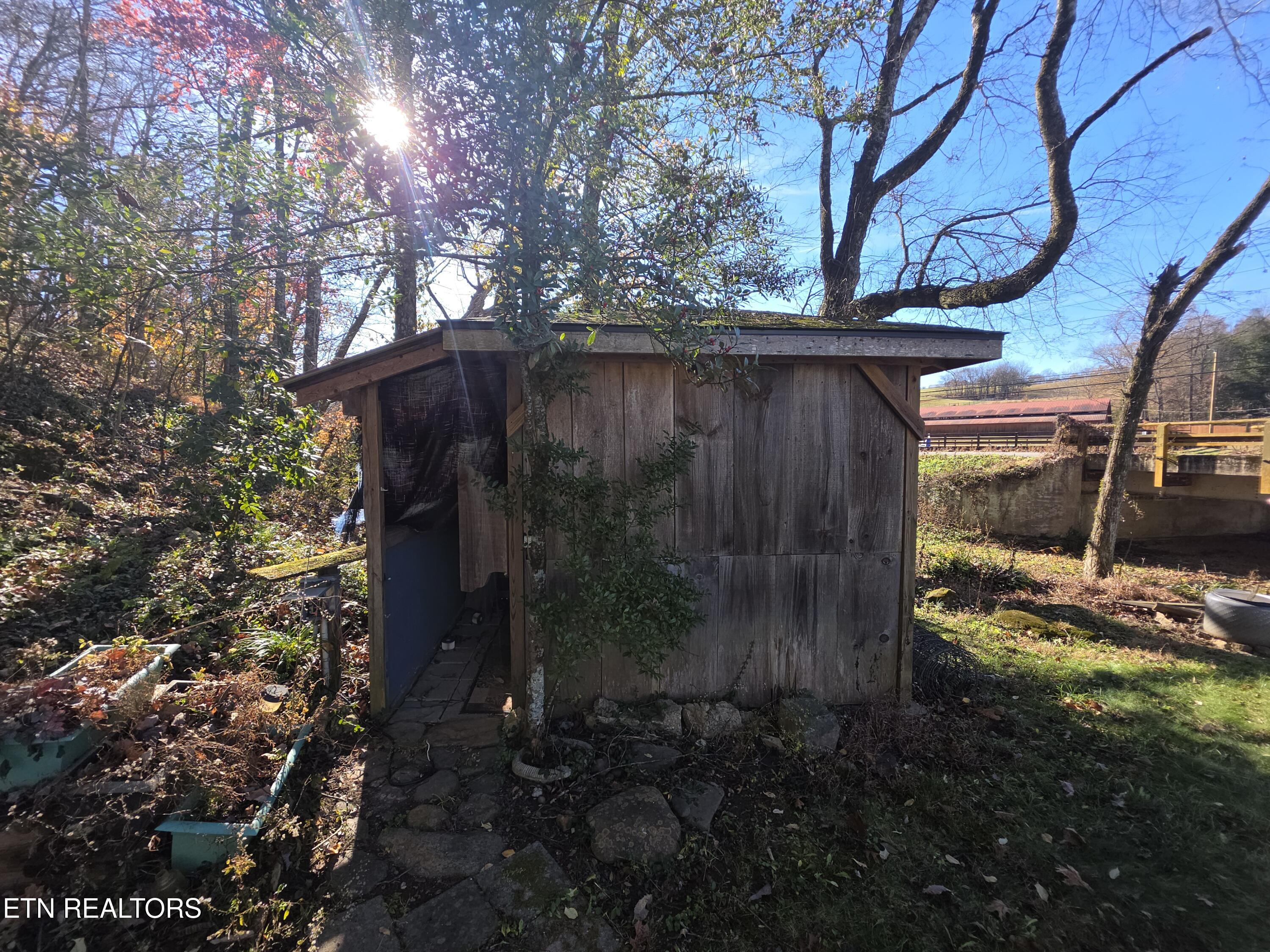 12184 Paw Paw Plains Road Lenoir City TN 37771