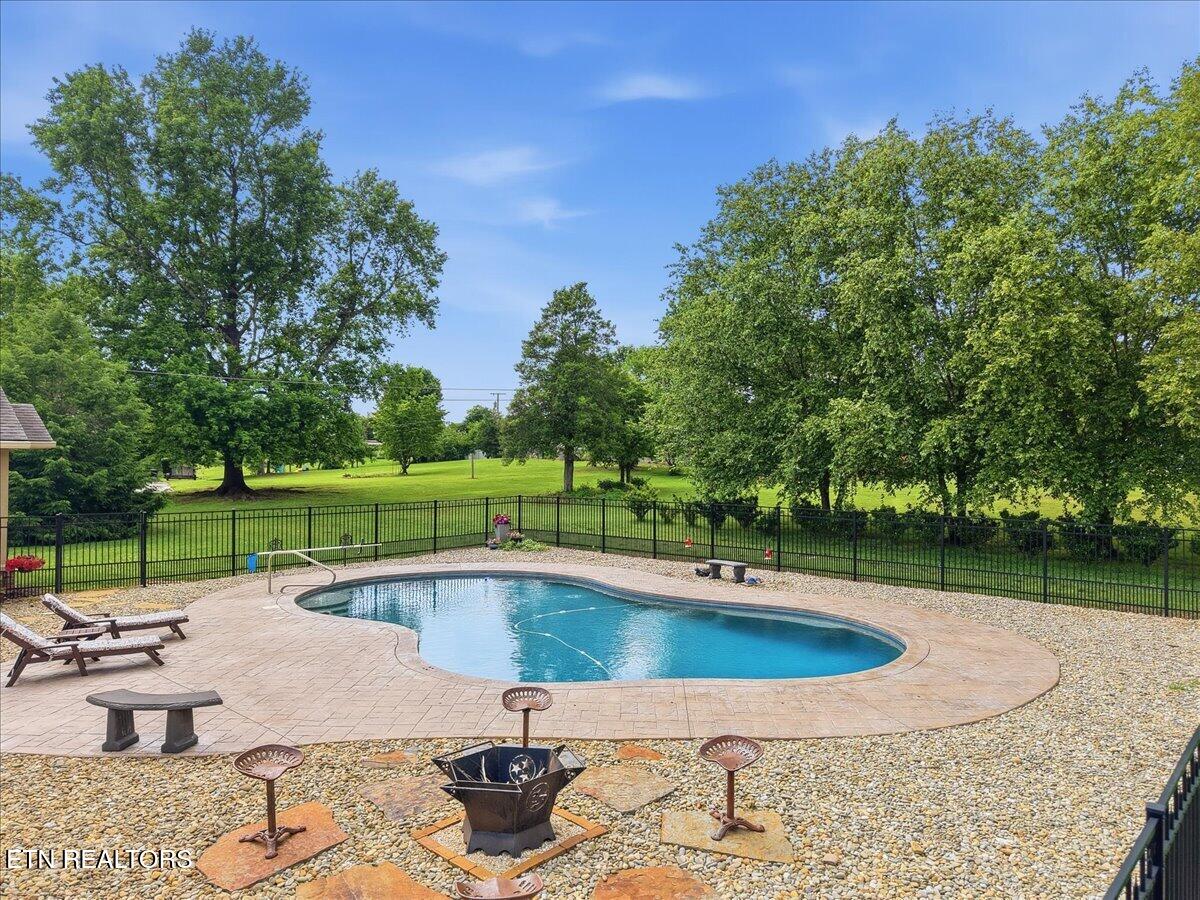 1919 Northwood Drive Maryville TN 37803