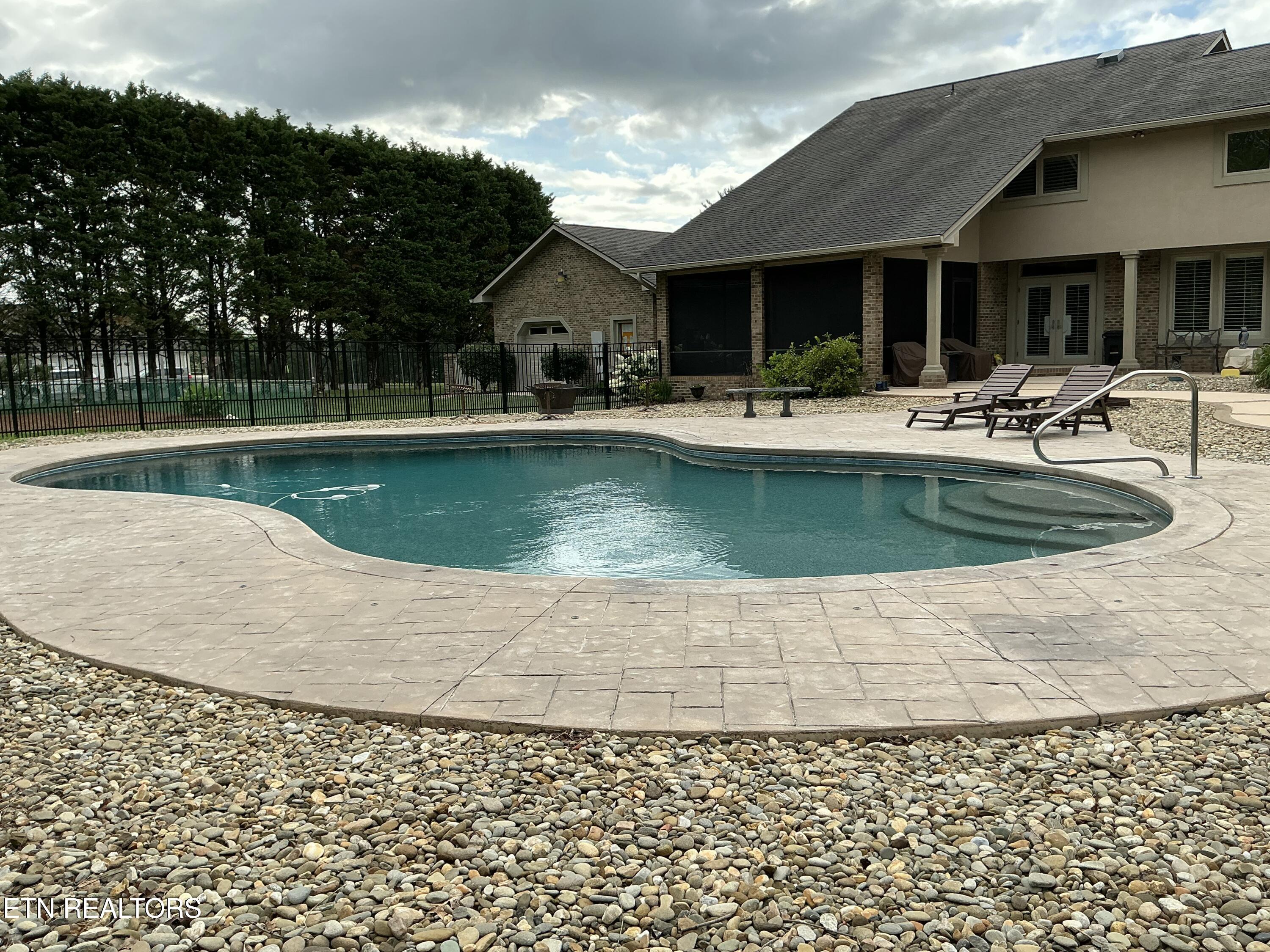 1919 Northwood Drive Maryville TN 37803