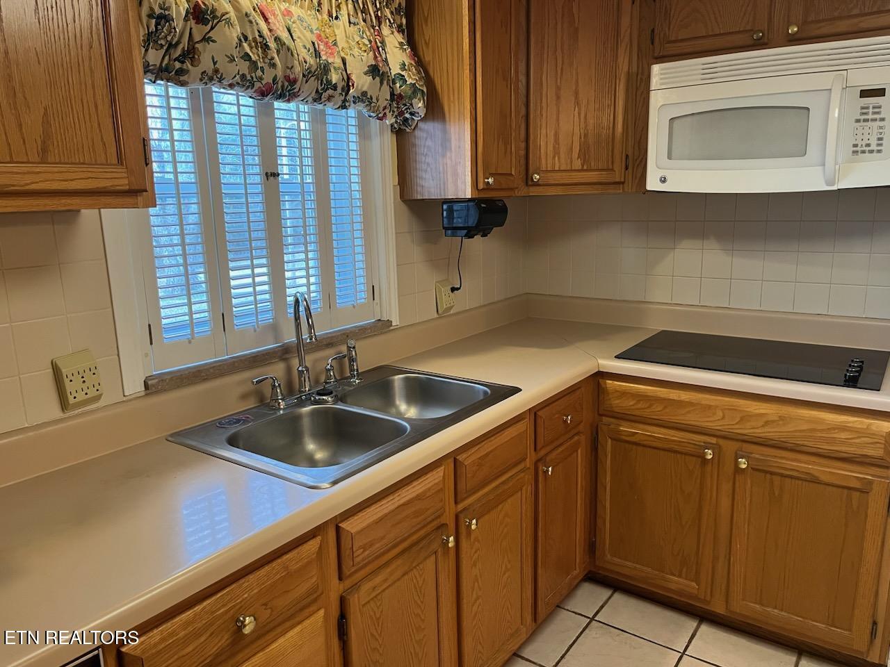 180 Cedar Lane Jacksboro TN 37757