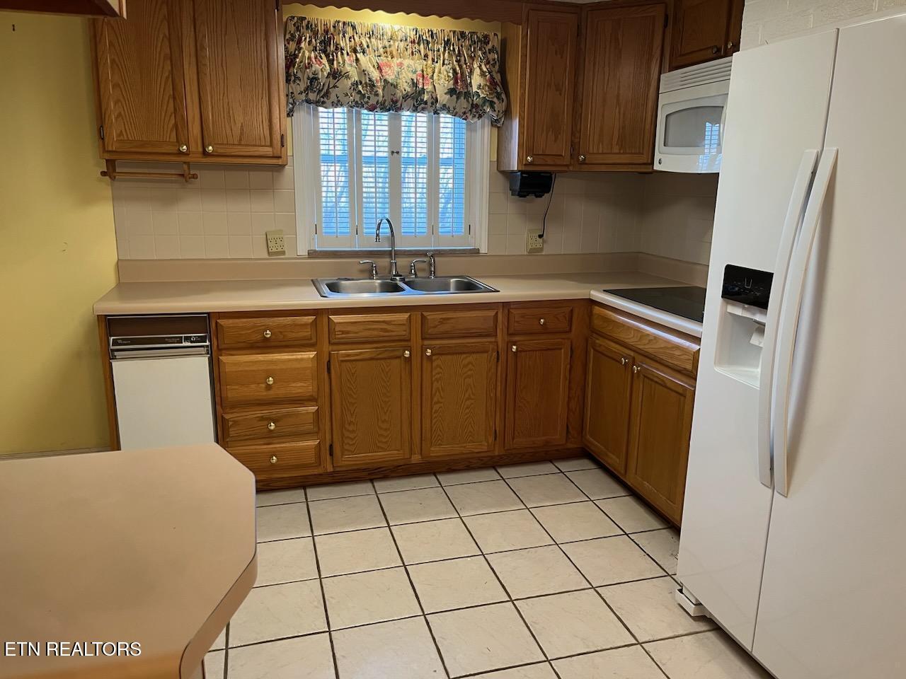 180 Cedar Lane Jacksboro TN 37757