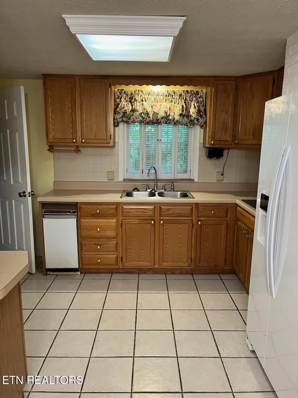 180 Cedar Lane Jacksboro TN 37757