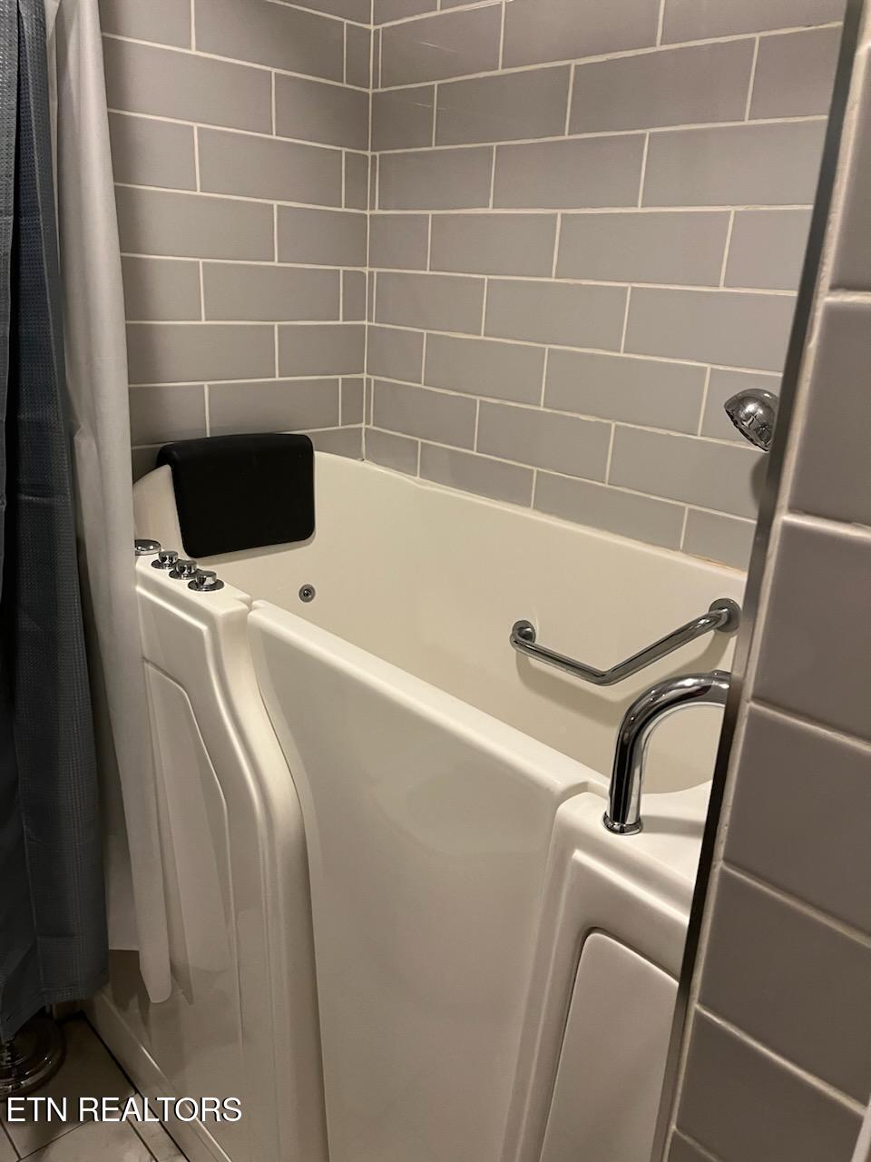 180 Cedar Lane Jacksboro TN 37757