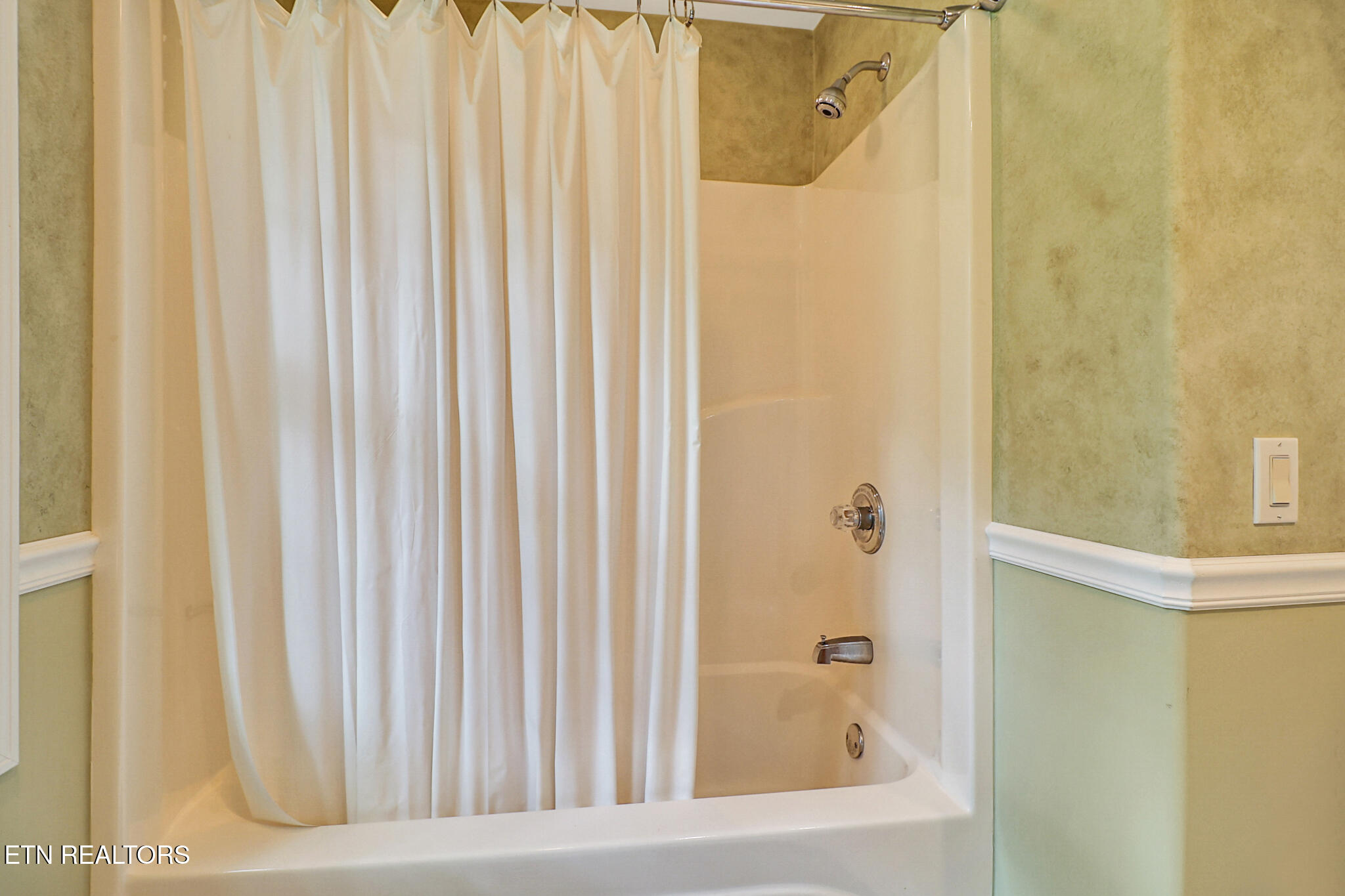 182 Berkshire Loop Fairfield Glade TN 38558
