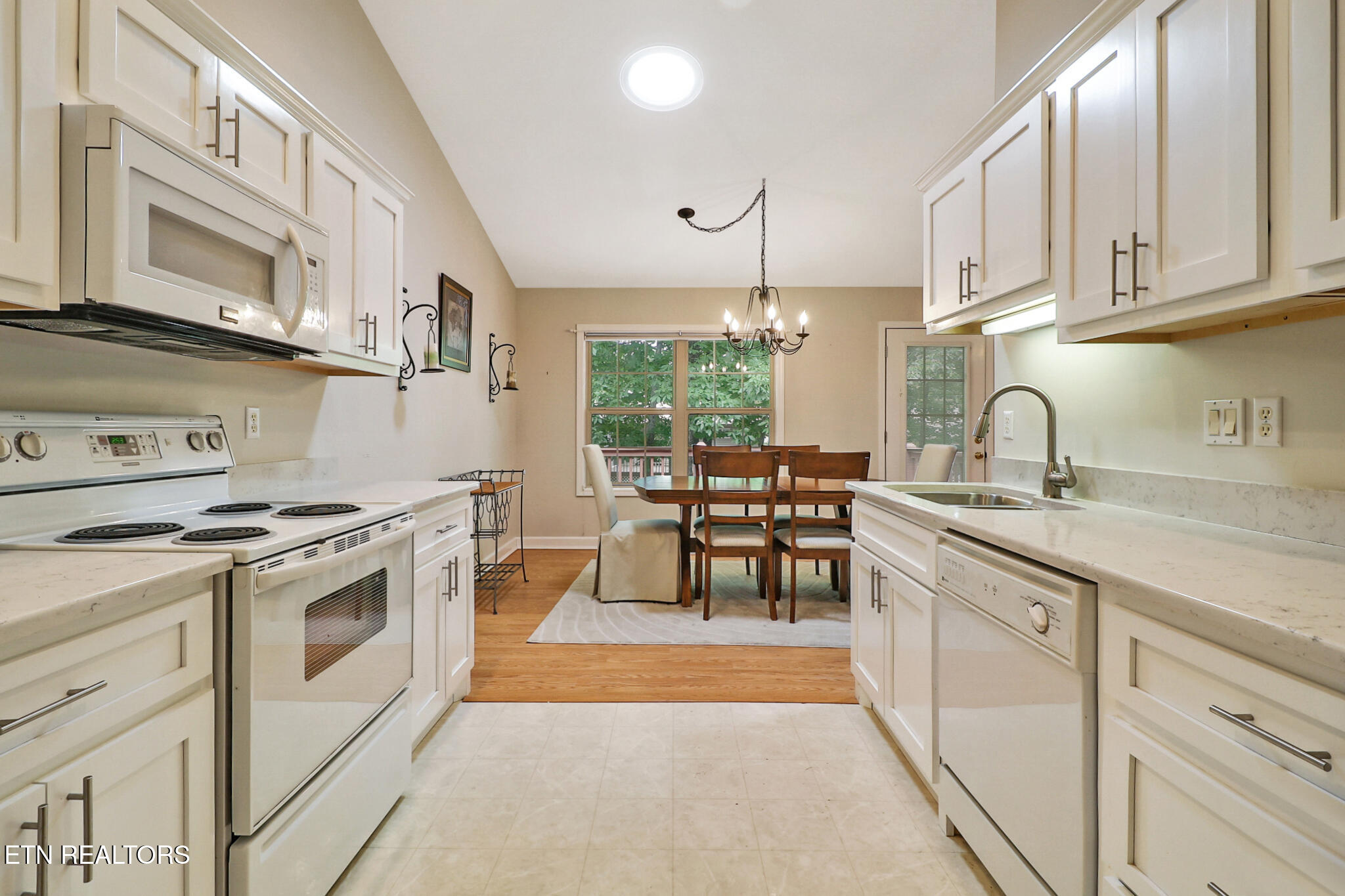 182 Berkshire Loop Fairfield Glade TN 38558