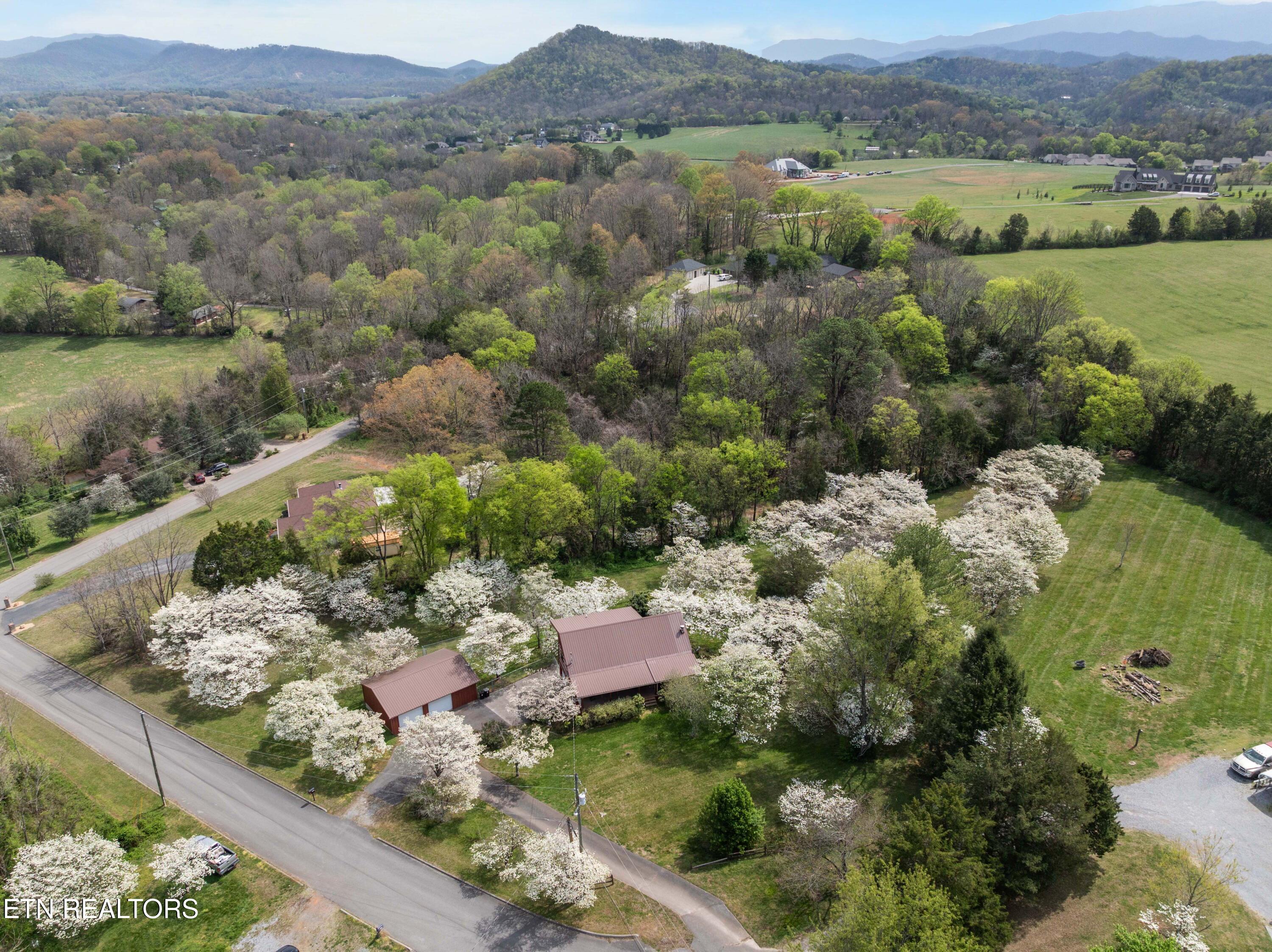 2168 Mountain Vista Road Sevierville TN 37876