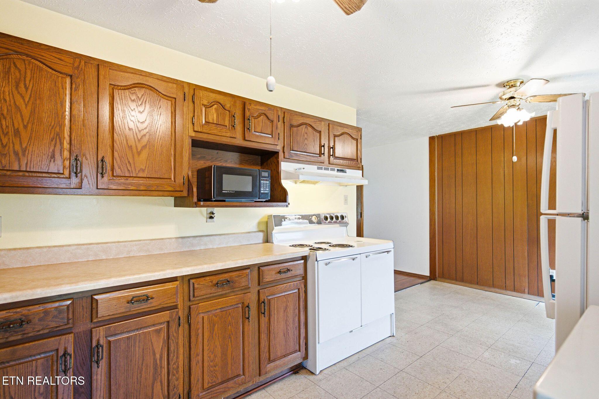 4308 NW Roaming Road Knoxville TN 37912