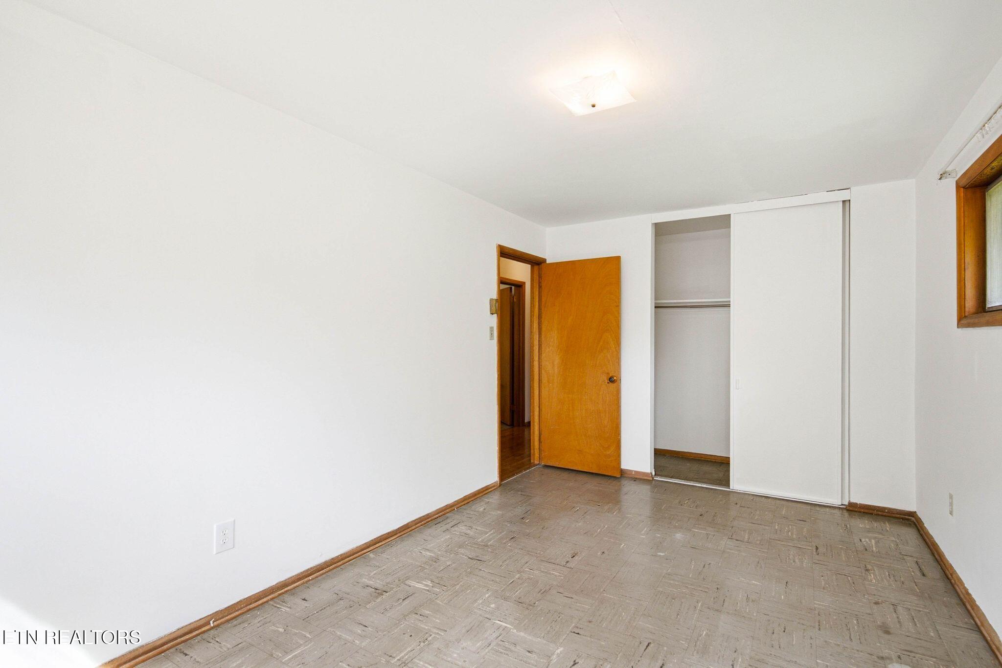 4308 NW Roaming Road Knoxville TN 37912