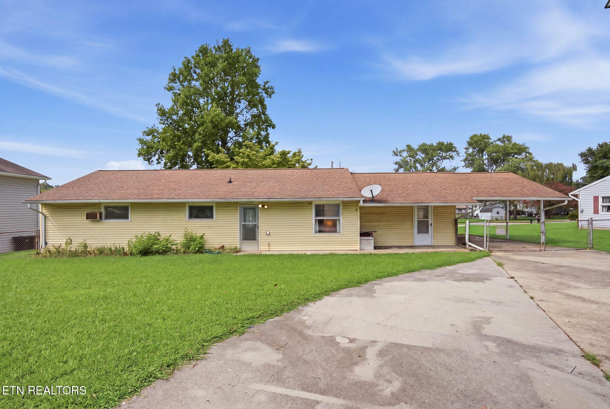 4308 NW Roaming Road Knoxville TN 37912