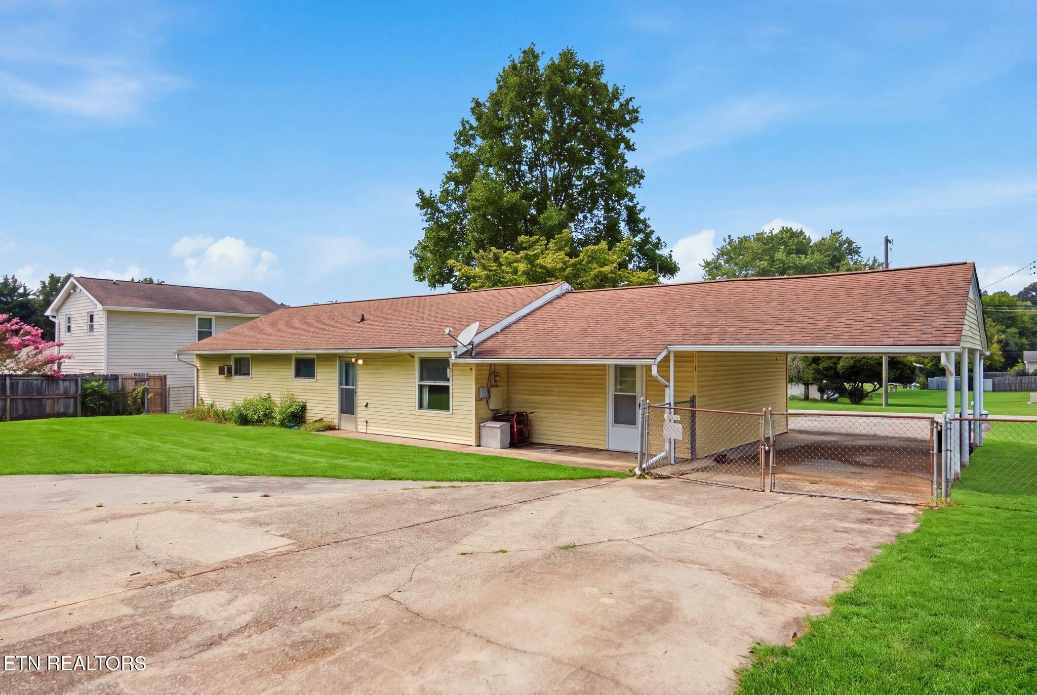4308 NW Roaming Road Knoxville TN 37912