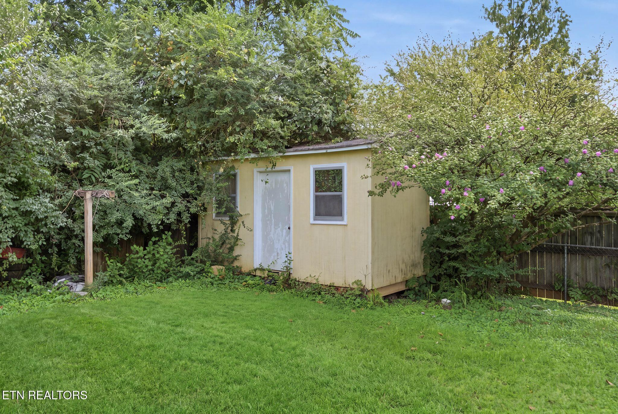 4308 NW Roaming Road Knoxville TN 37912