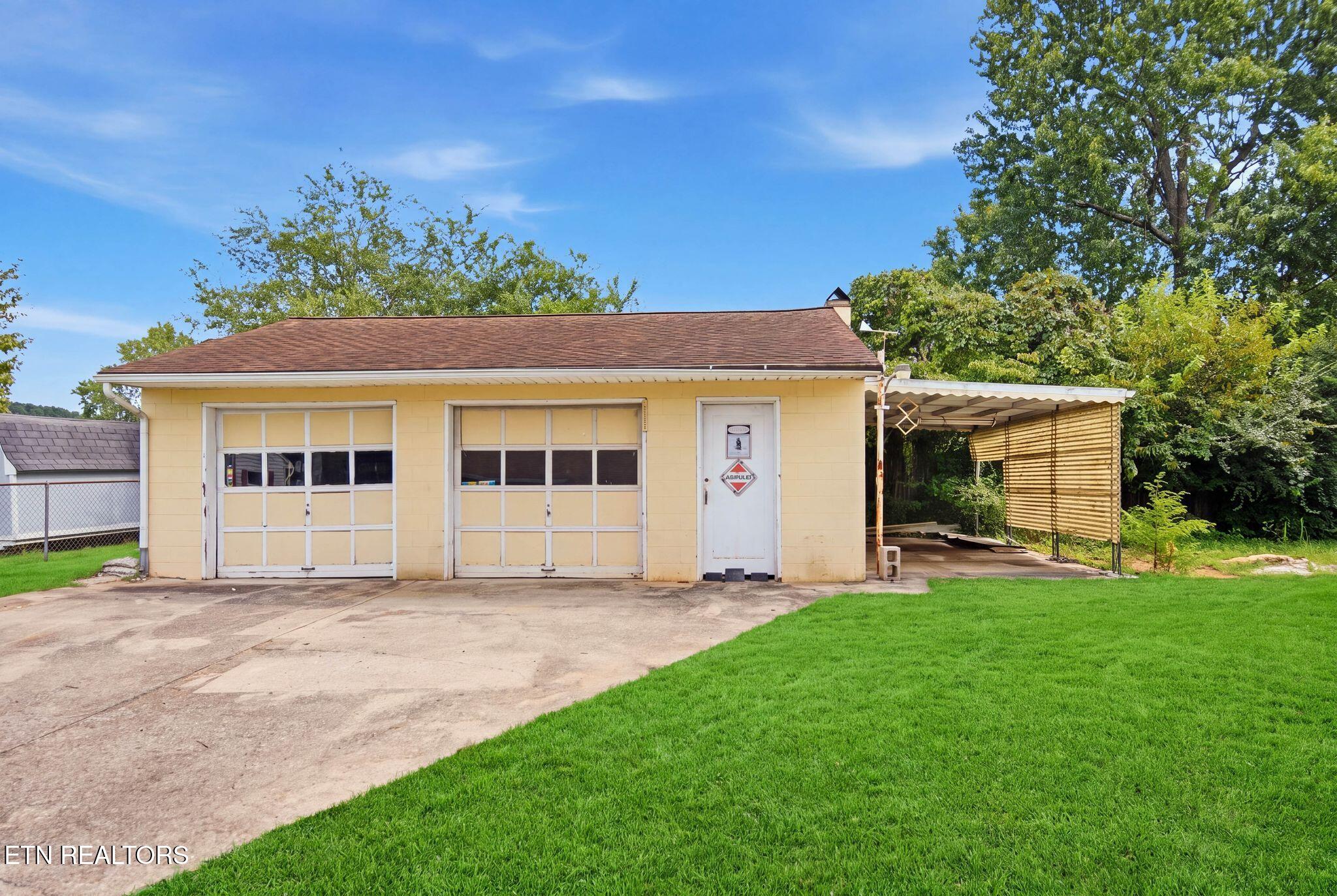 4308 NW Roaming Road Knoxville TN 37912