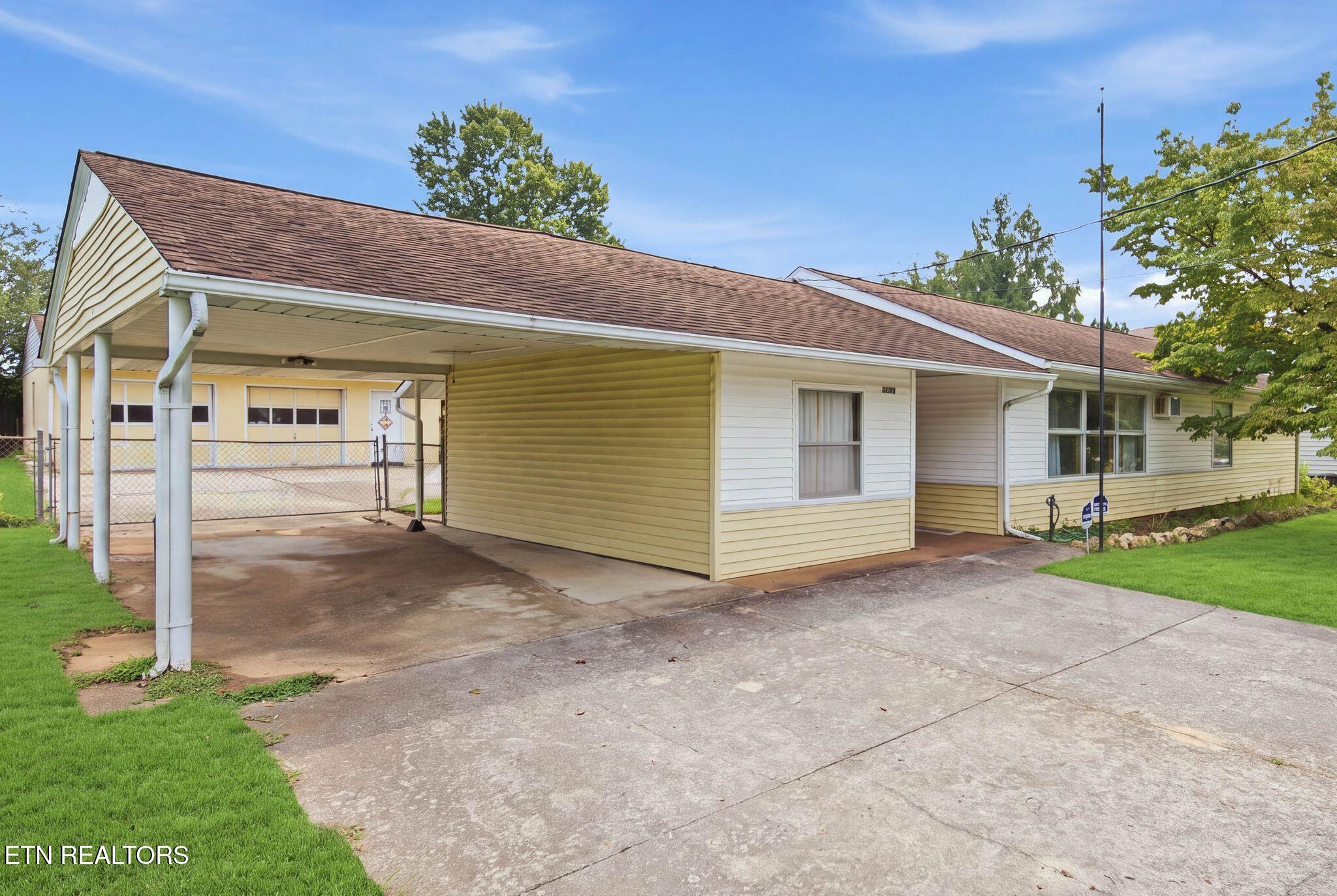 4308 NW Roaming Road Knoxville TN 37912