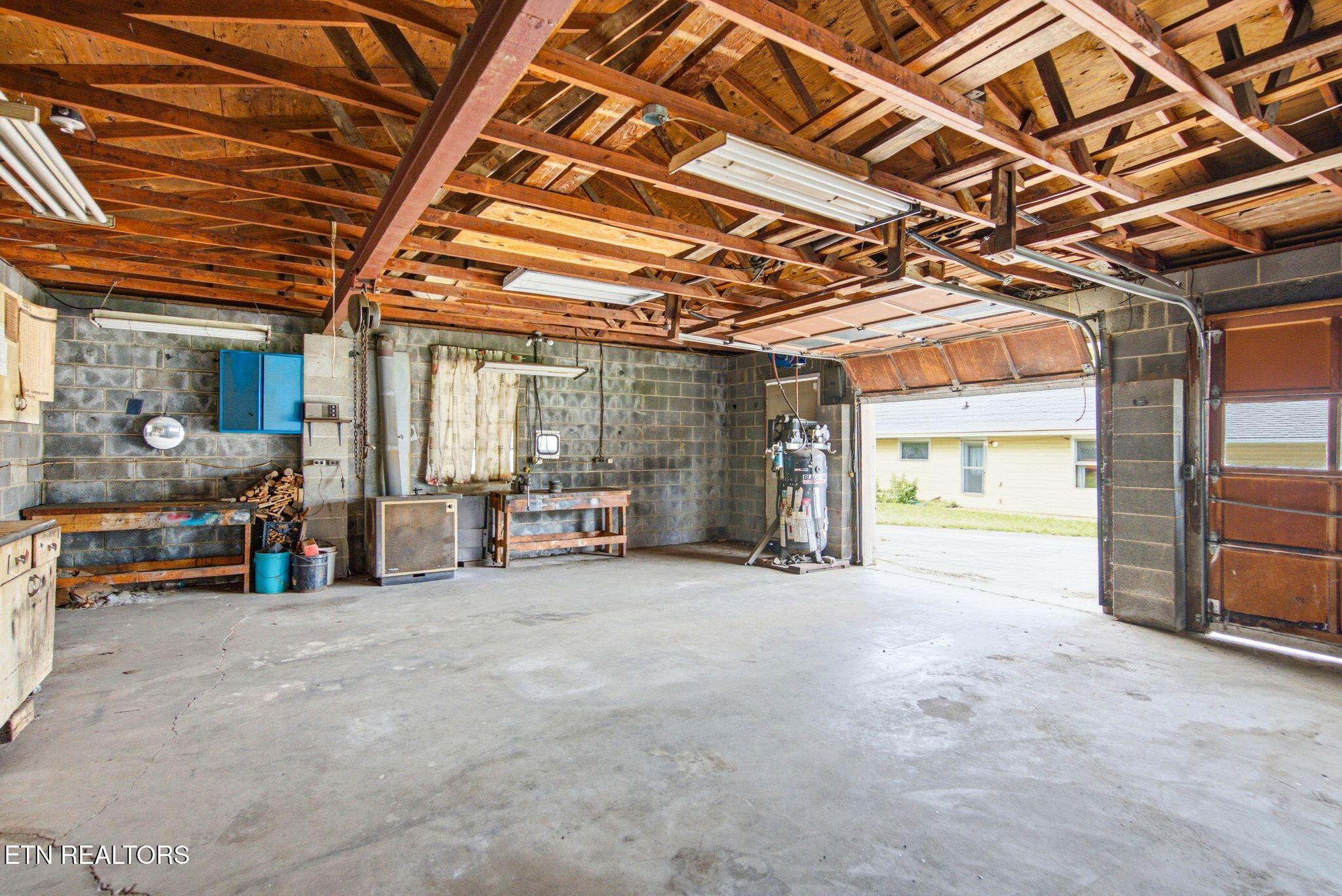 4308 NW Roaming Road Knoxville TN 37912