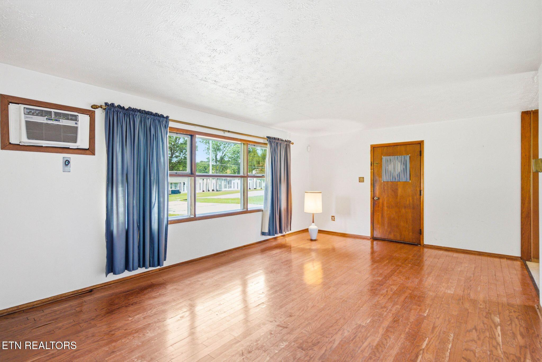 4308 NW Roaming Road Knoxville TN 37912