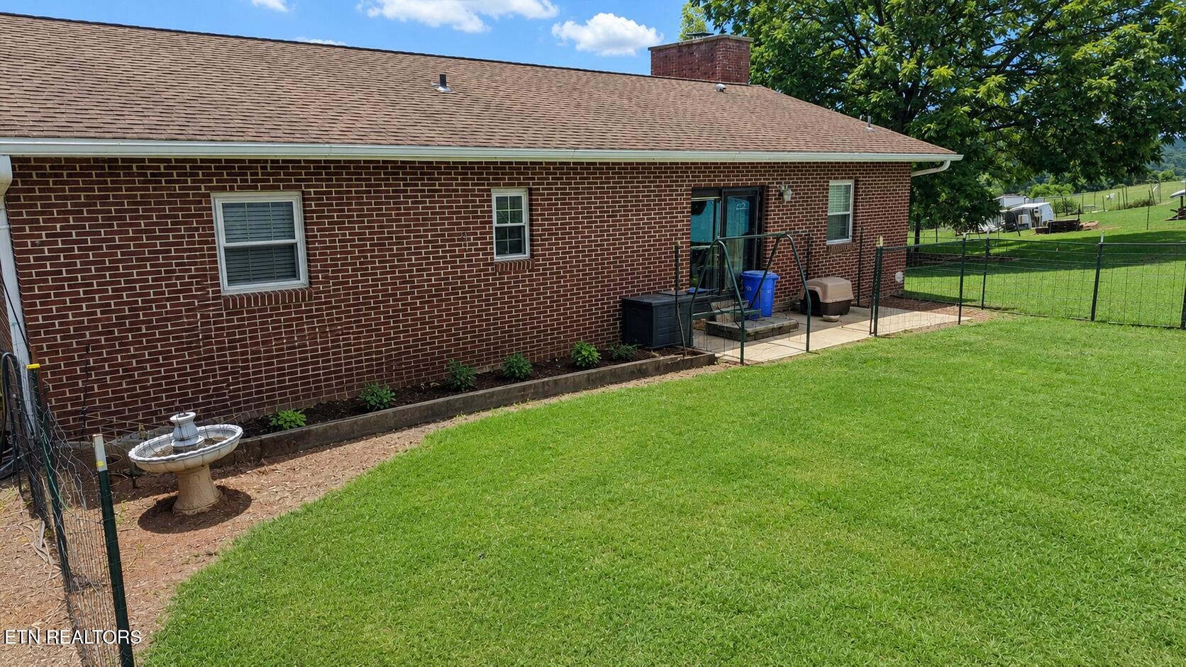 2812 Mentor Road Louisville TN 37777