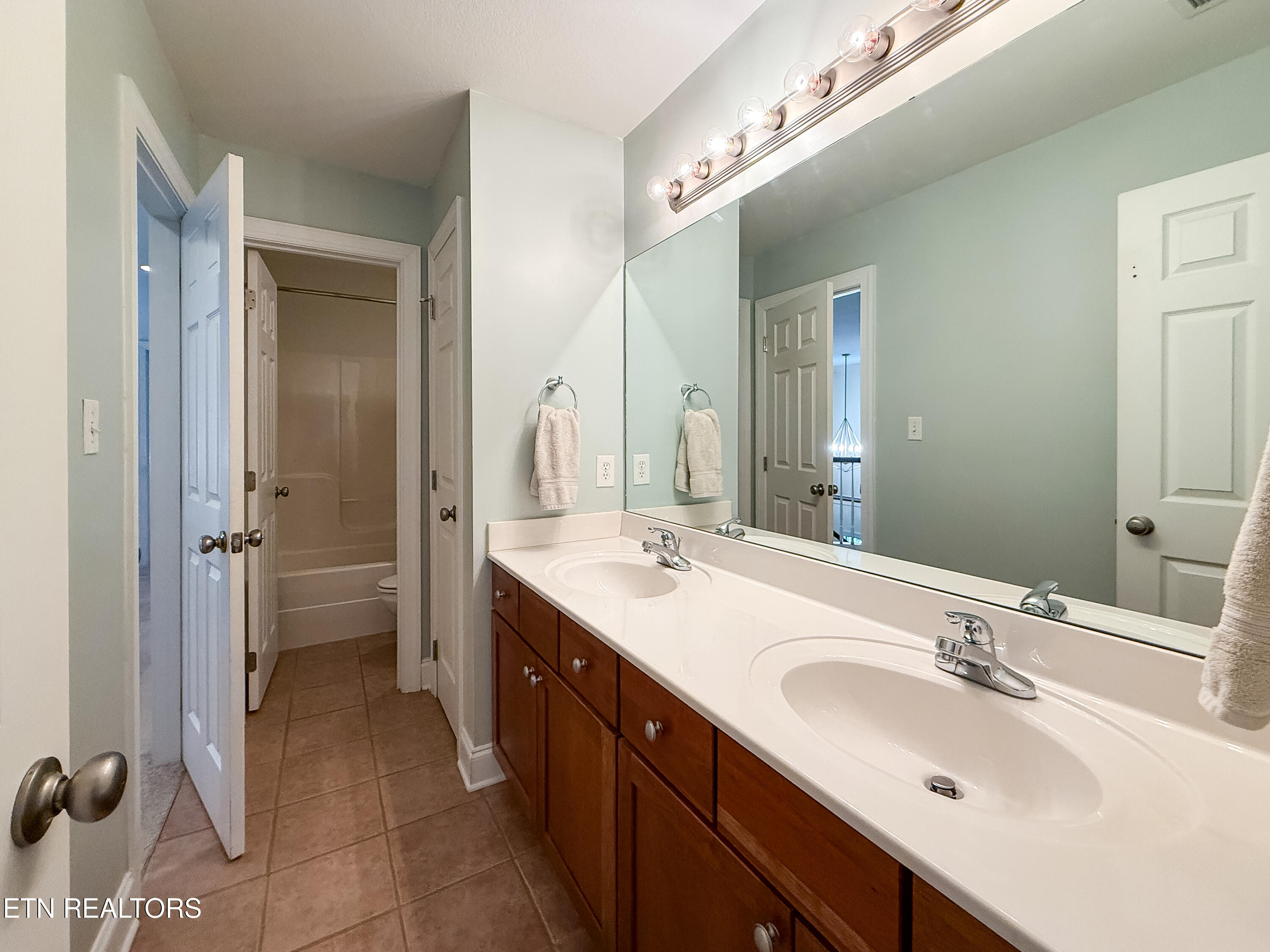 7016 Shady Knoll Lane Knoxville TN 37919