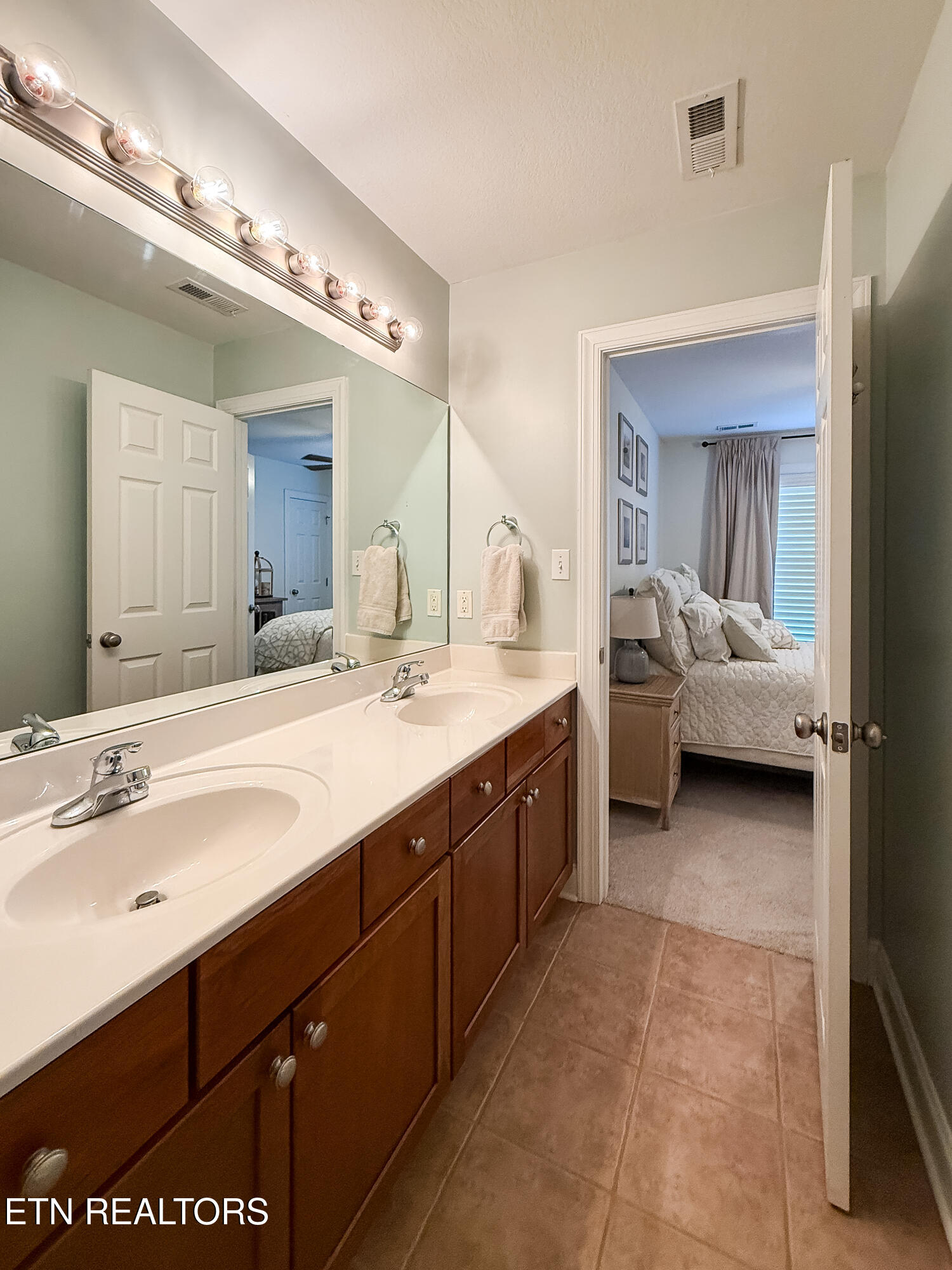 7016 Shady Knoll Lane Knoxville TN 37919