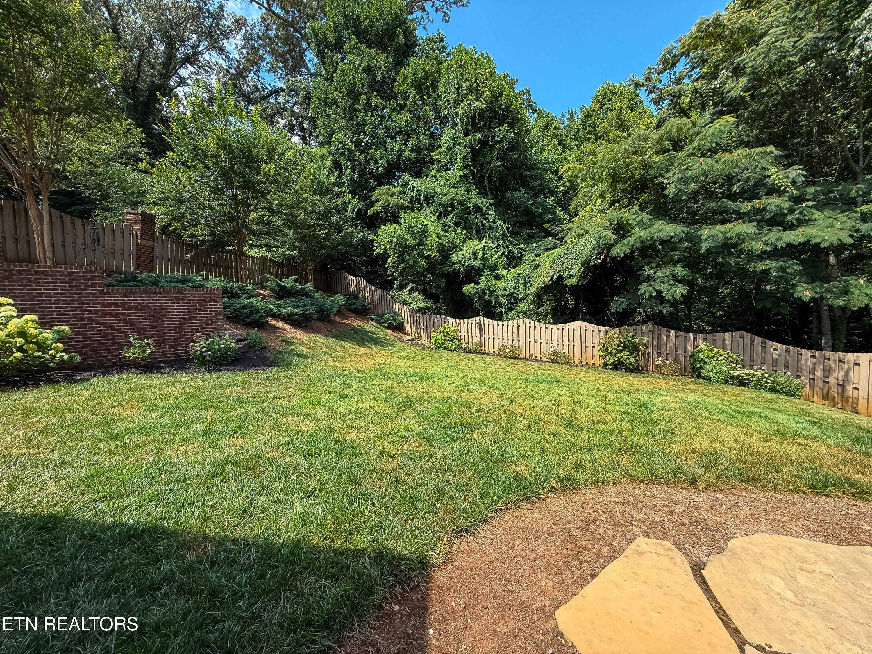 7016 Shady Knoll Lane Knoxville TN 37919