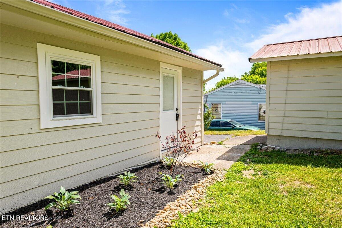 922 W Central Avenue Lafollette TN 37766