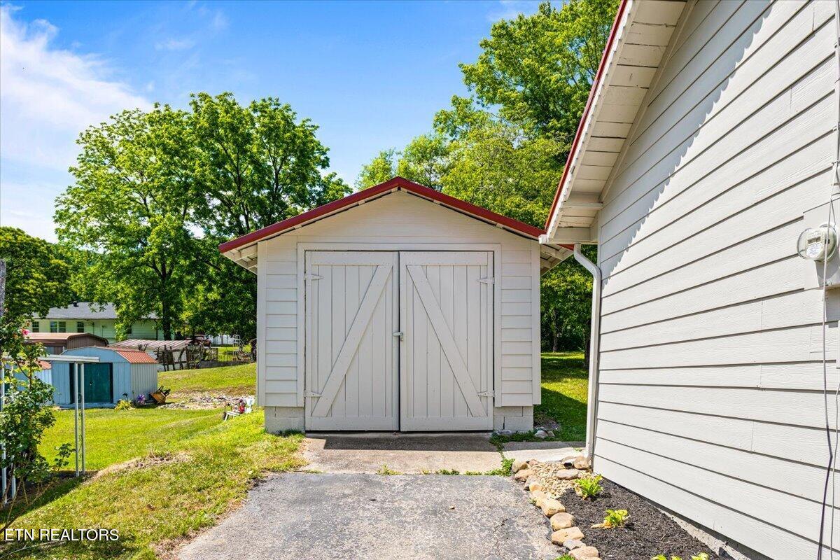 922 W Central Avenue Lafollette TN 37766